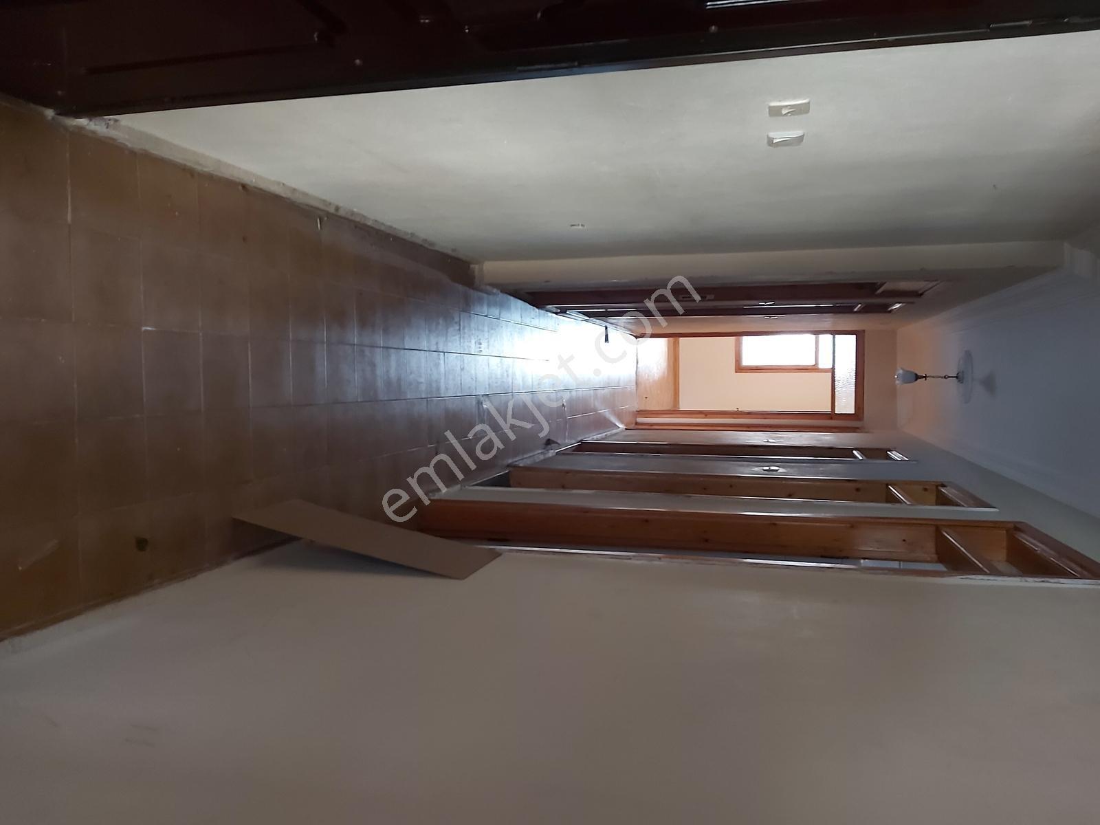 Gazi Mah.de 3+1 120 M2 1,kat Kiralık Daire - Görsel 3