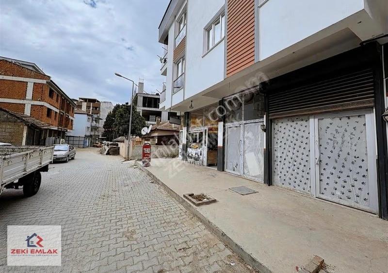 Zeki Emlak'tan Muradiye Mh. Cadde Dibinde Kiralık Dükkan
