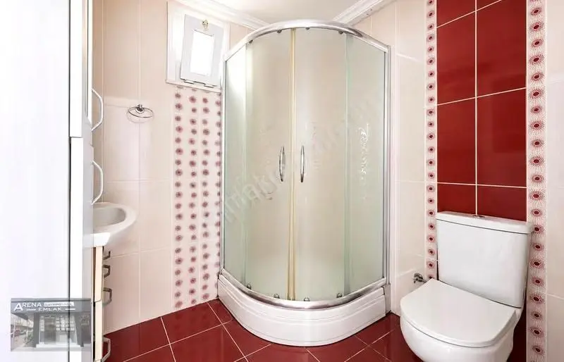 Bahçelievler Çarşamba Pazarı Civarı 16 Yıllık Binada 2+1 5.kat - Görsel 2