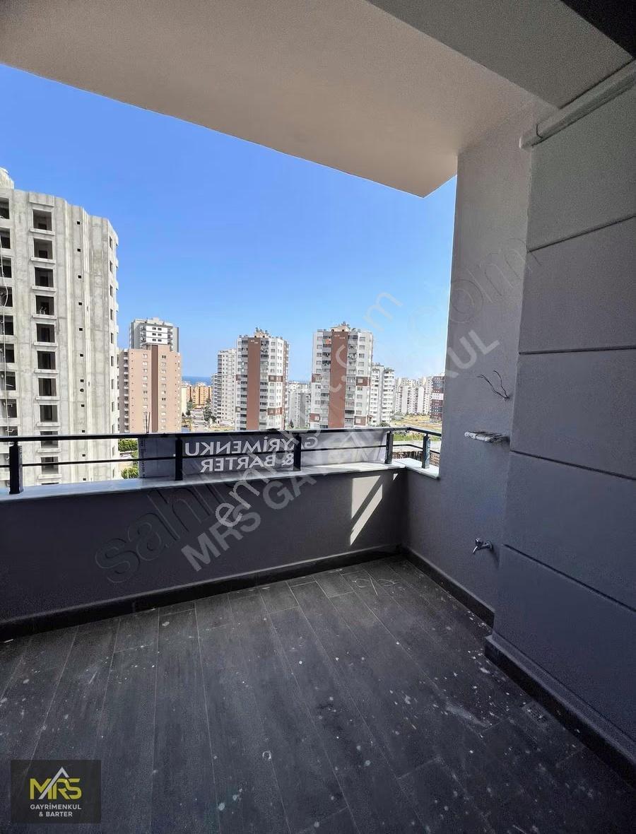 Mrs'den Akdeniz Mahallesinde Havuzlu Sitede Kiralık 1+1 Daire - Görsel 27