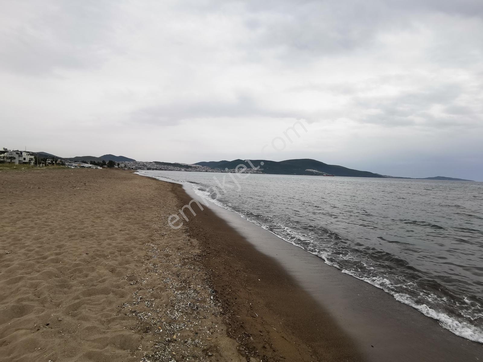 Dikili De Denize 150 M Bahçeli Full Eşyalı 3+1 Tripleks Villa - Görsel 15