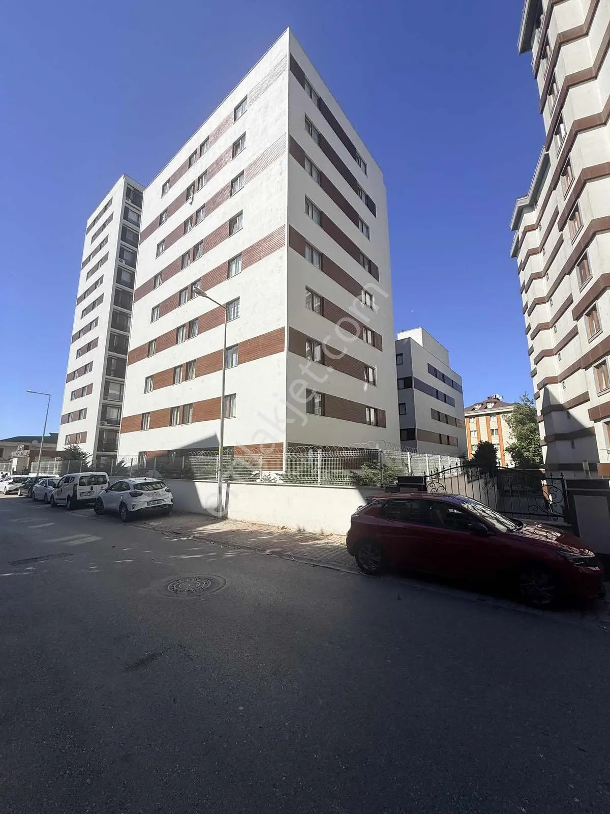 Ümraniye Elmalıkent 3+1 Kapalı Otoparklı,ebeveyn Banyolu Satılık