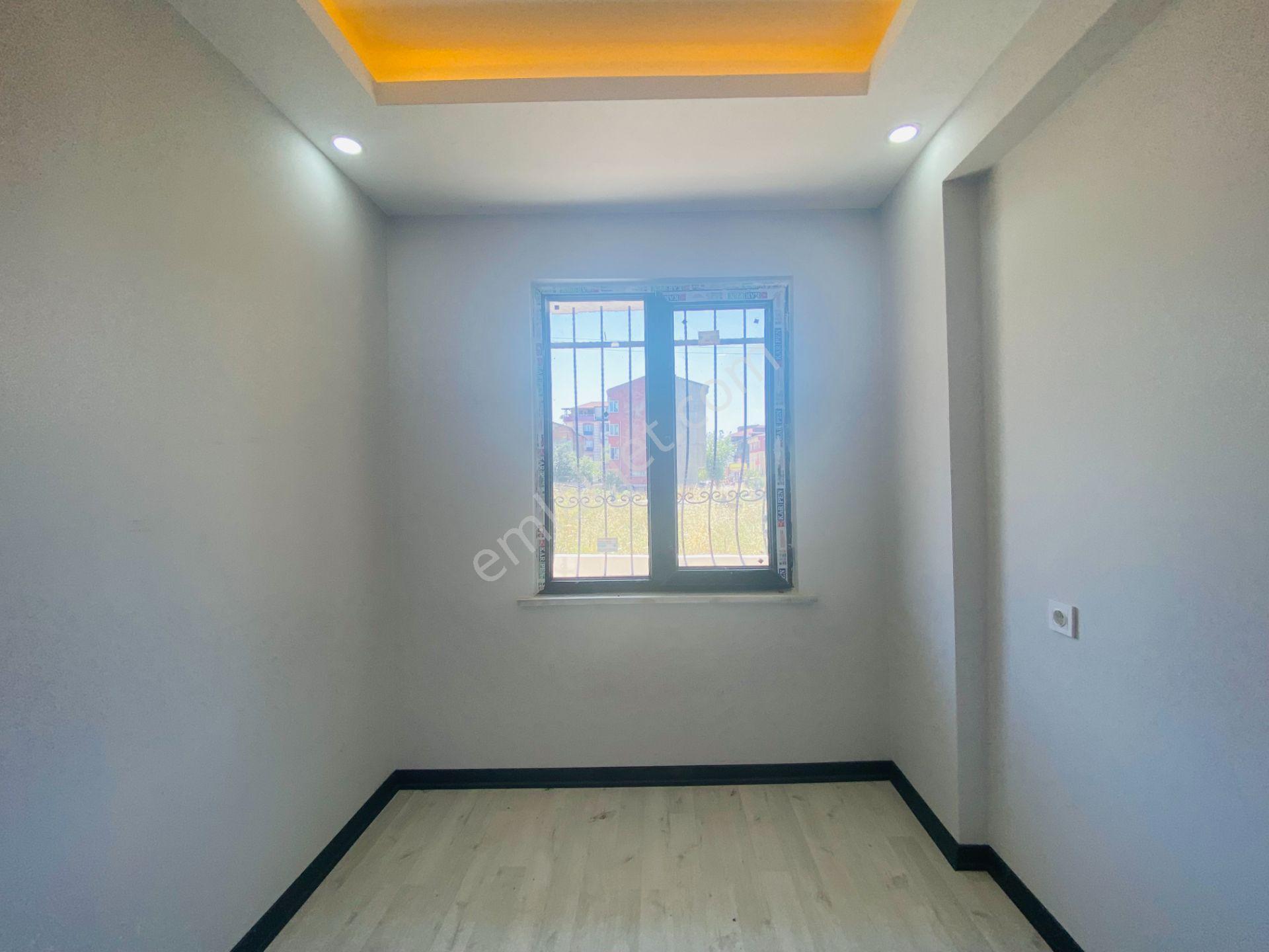 Güven'den Kapaklıda Yerden Isıtmalı,geniş Bahçeli Kiralık 2+1 Ev - Görsel 12