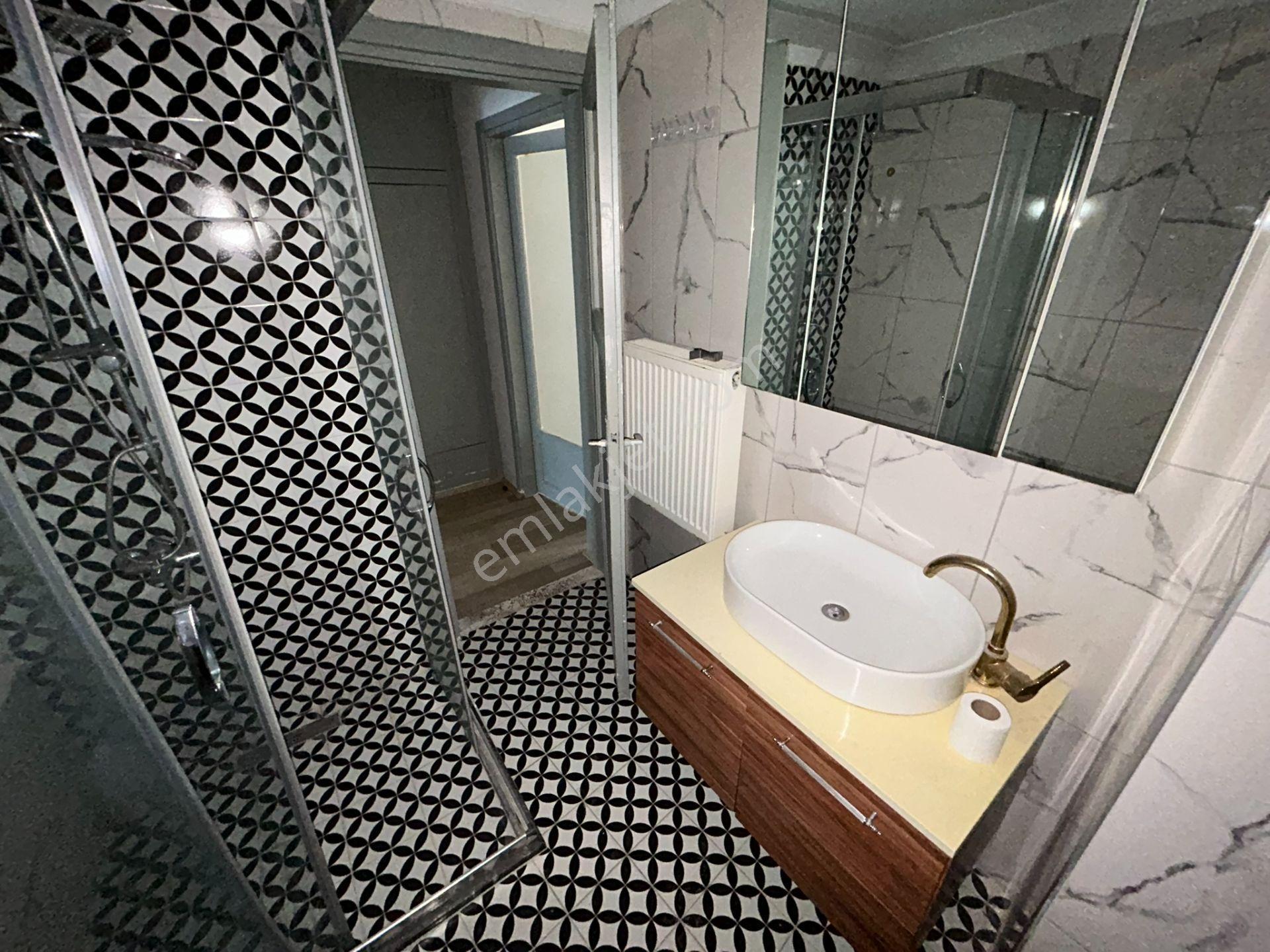 Bandırma Hacıyusufta Ara Kat Ön Cephe Balkonlu Kiralık 2+1 Daire - Görsel 28