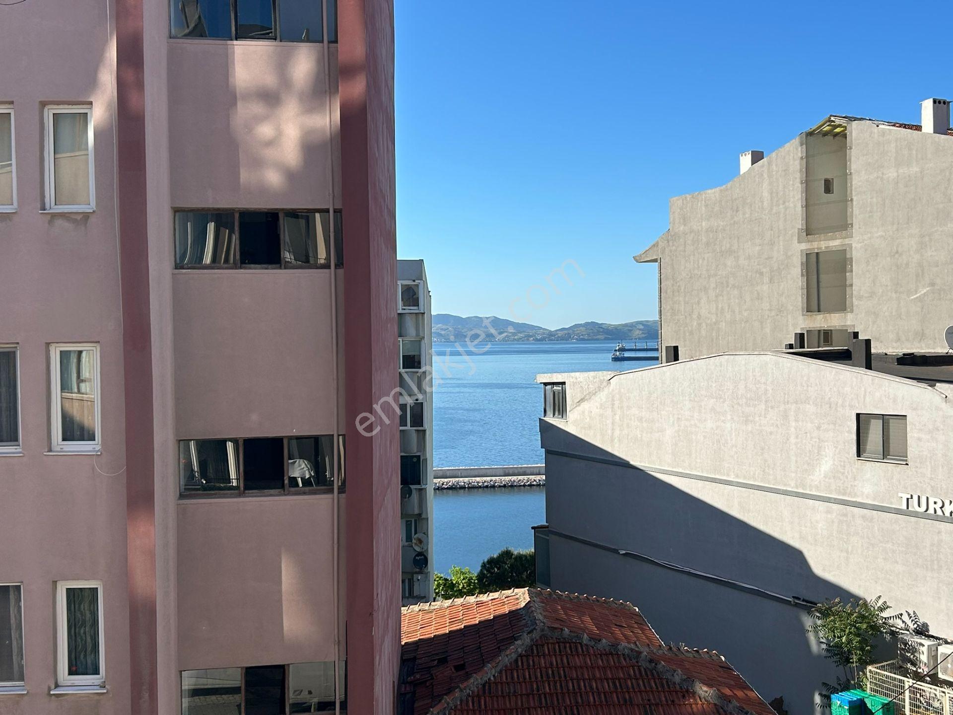 Bandırma Hacıyusufta Ara Kat Ön Cephe Balkonlu Kiralık 2+1 Daire - Görsel 6