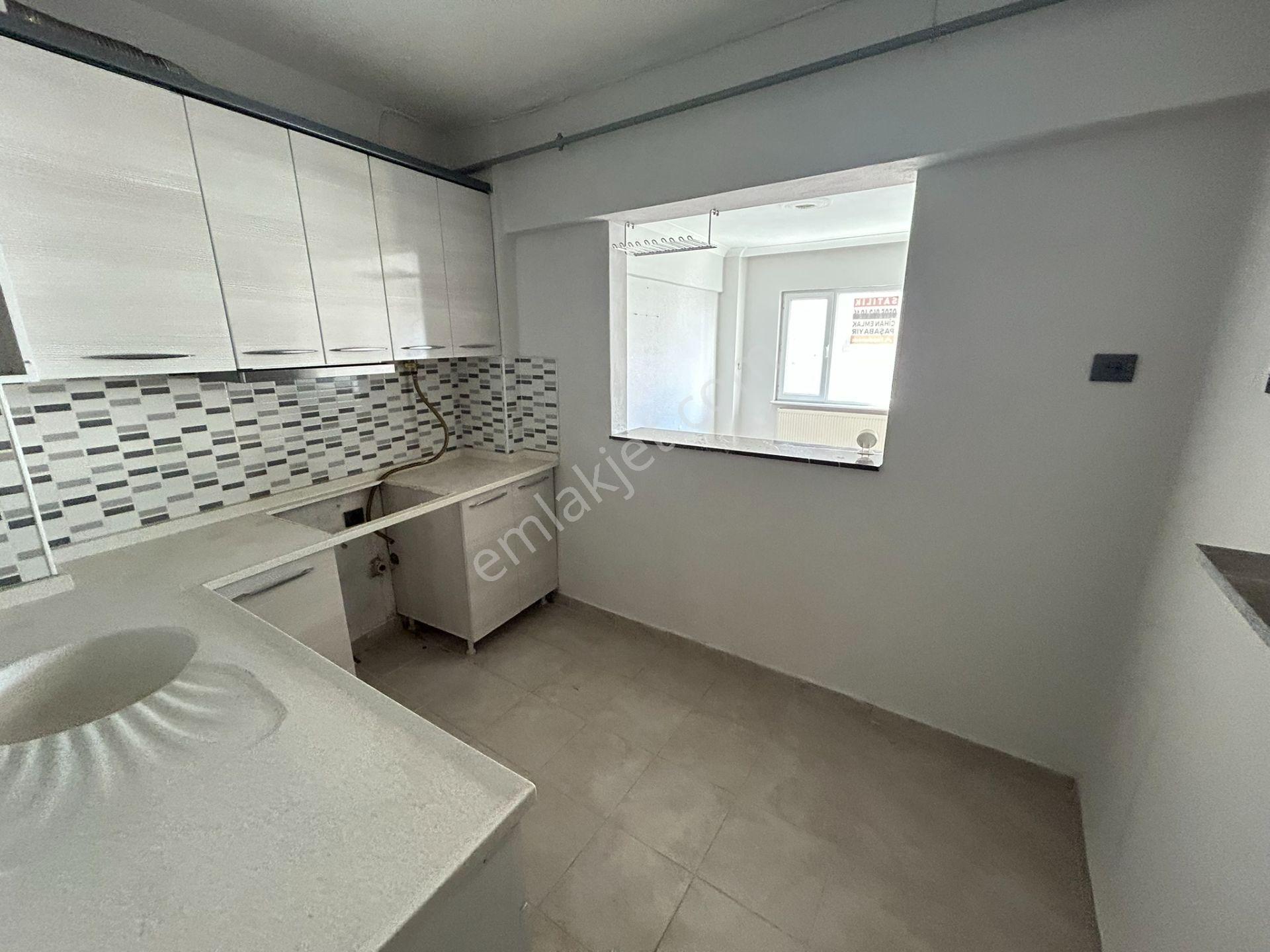Bandırma Hacıyusufta Ara Kat Ön Cephe Balkonlu Kiralık 2+1 Daire - Görsel 9
