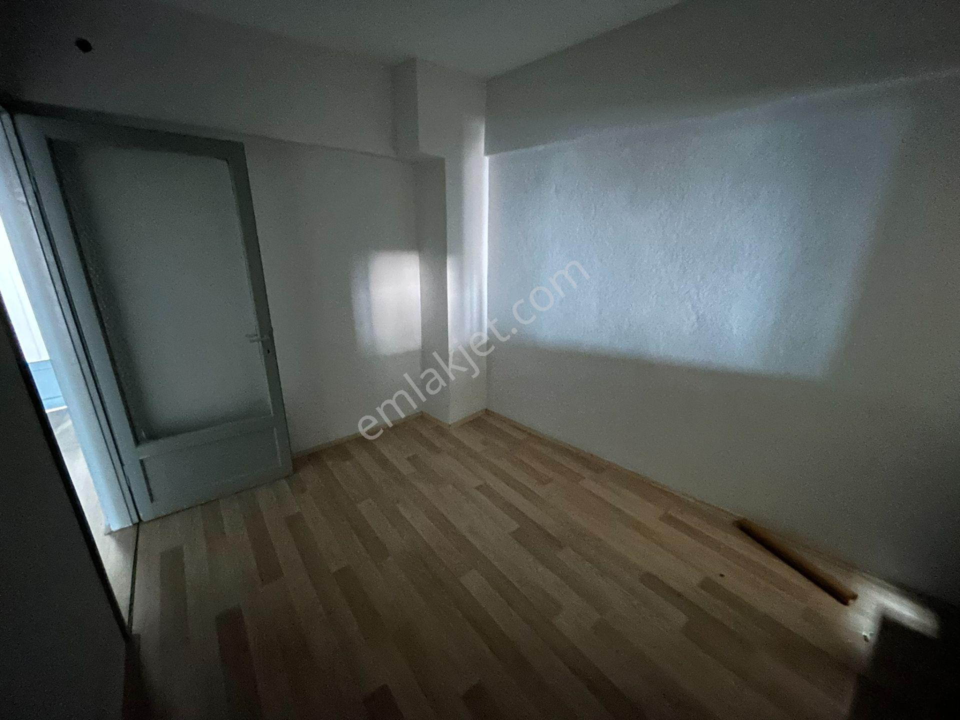 Bandırma Hacıyusufta Ara Kat Ön Cephe Balkonlu Kiralık 2+1 Daire - Görsel 26