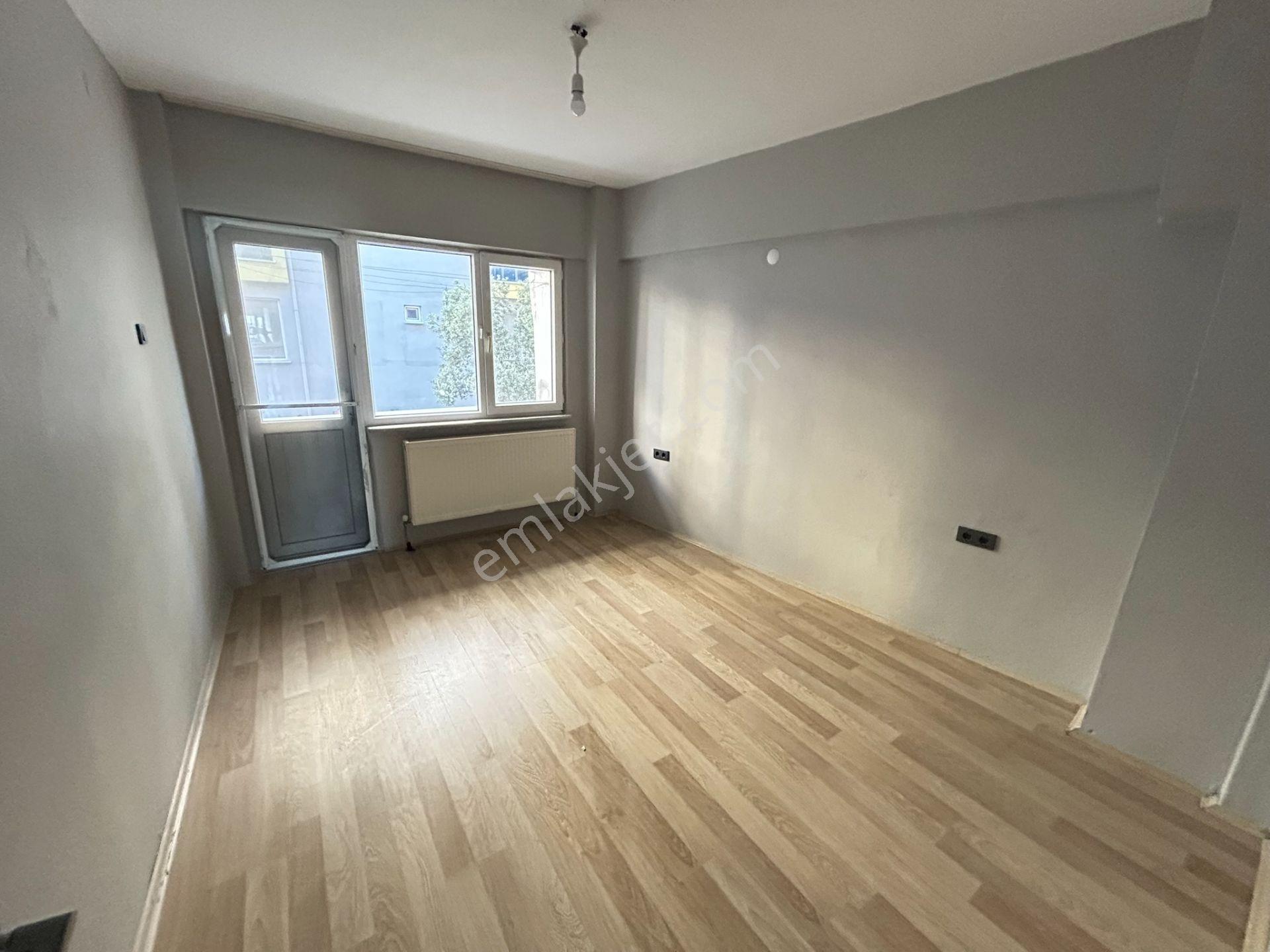 Bandırma Hacıyusufta Ara Kat Ön Cephe Balkonlu Kiralık 2+1 Daire - Görsel 17