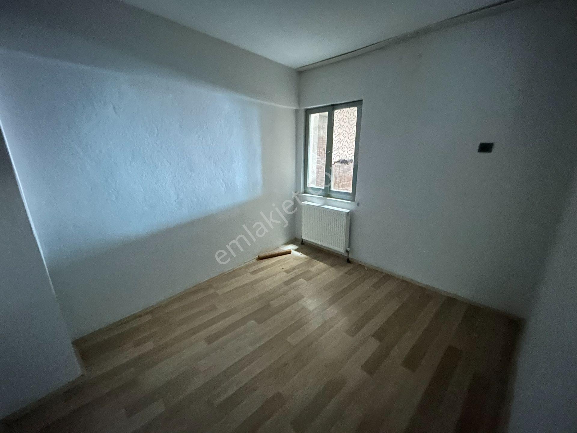 Bandırma Hacıyusufta Ara Kat Ön Cephe Balkonlu Kiralık 2+1 Daire - Görsel 25