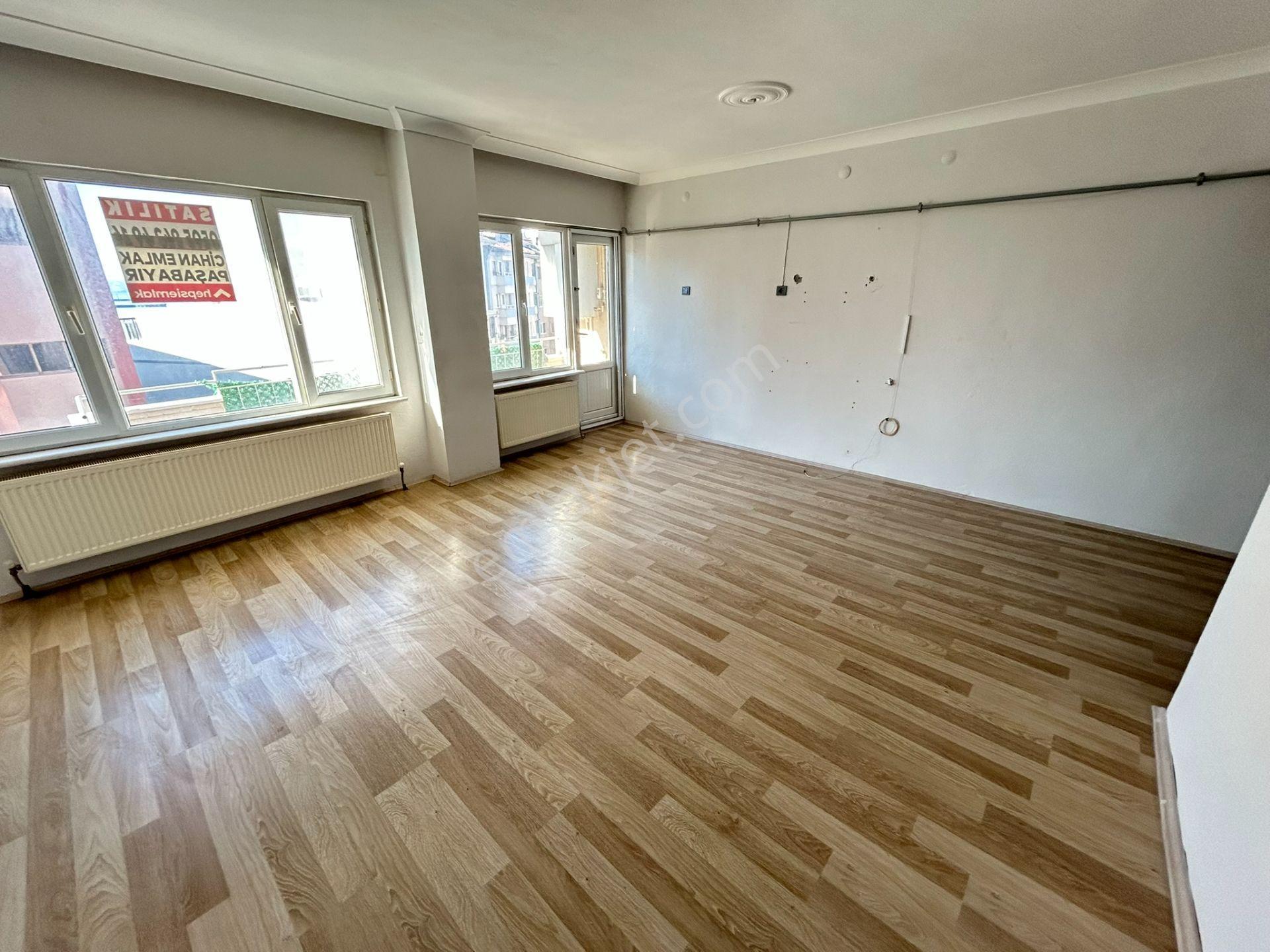 Bandırma Hacıyusufta Ara Kat Ön Cephe Balkonlu Kiralık 2+1 Daire - Görsel 3