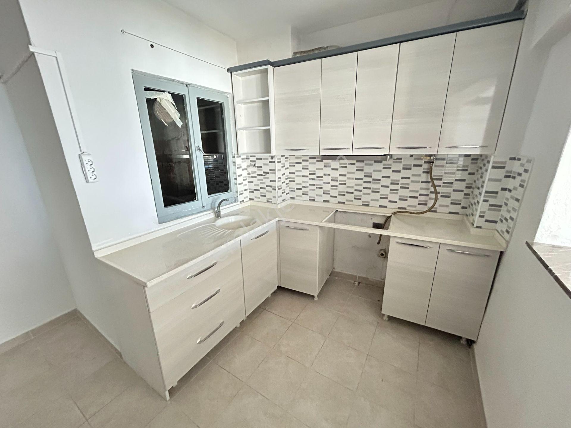 Bandırma Hacıyusufta Ara Kat Ön Cephe Balkonlu Kiralık 2+1 Daire - Görsel 10