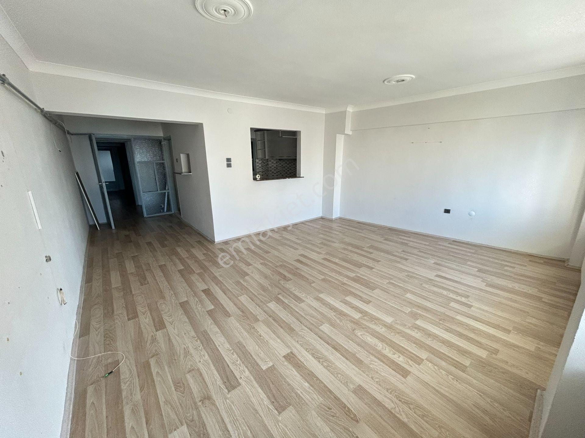 Bandırma Hacıyusufta Ara Kat Ön Cephe Balkonlu Kiralık 2+1 Daire - Görsel 5
