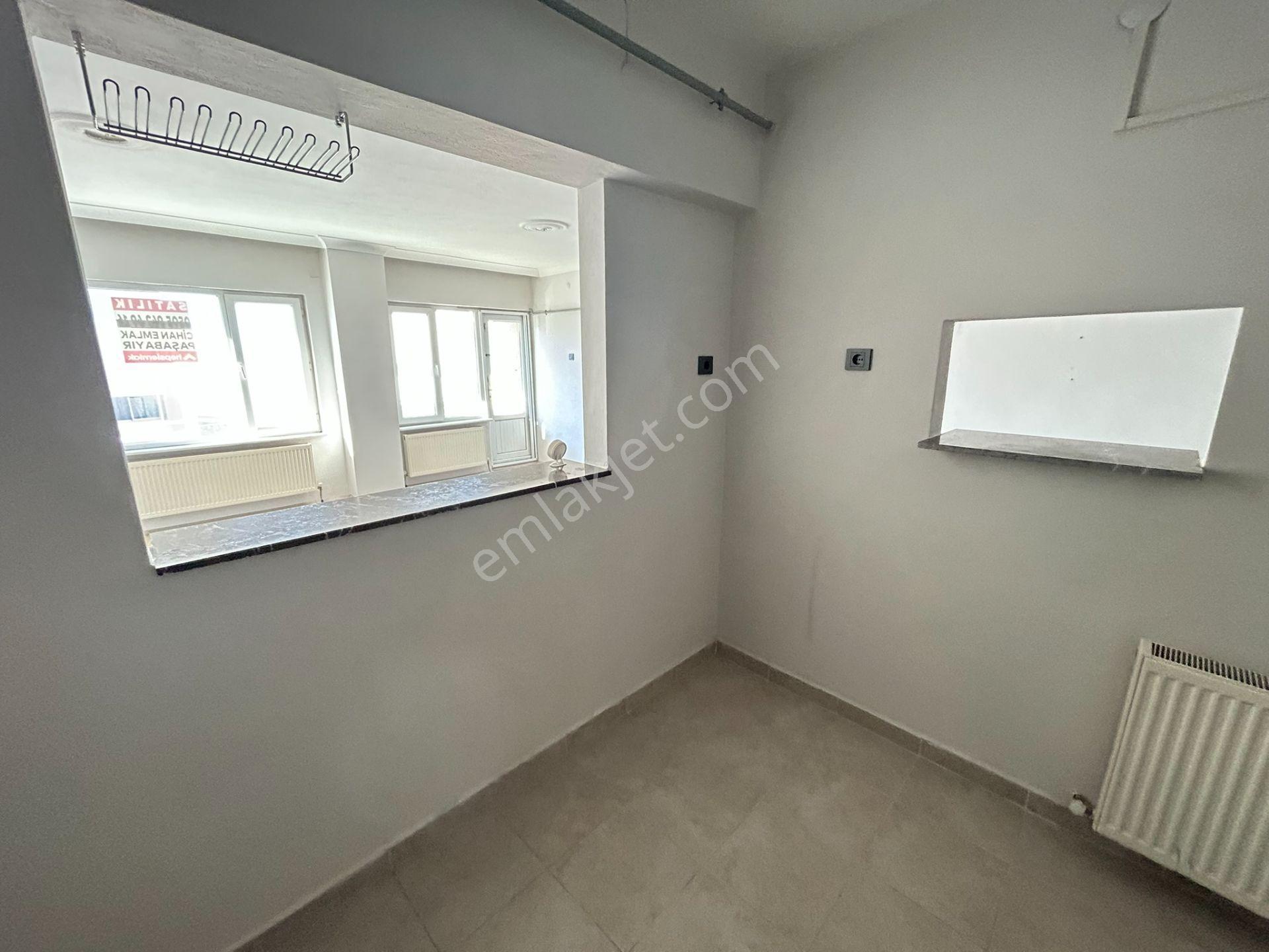 Bandırma Hacıyusufta Ara Kat Ön Cephe Balkonlu Kiralık 2+1 Daire - Görsel 12