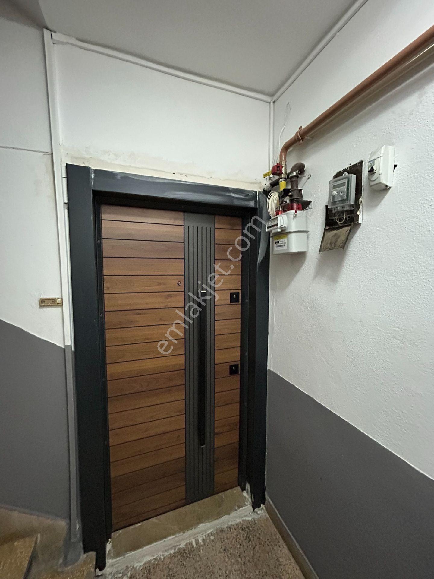 Bandırma Hacıyusufta Ara Kat Ön Cephe Balkonlu Kiralık 2+1 Daire - Görsel 31