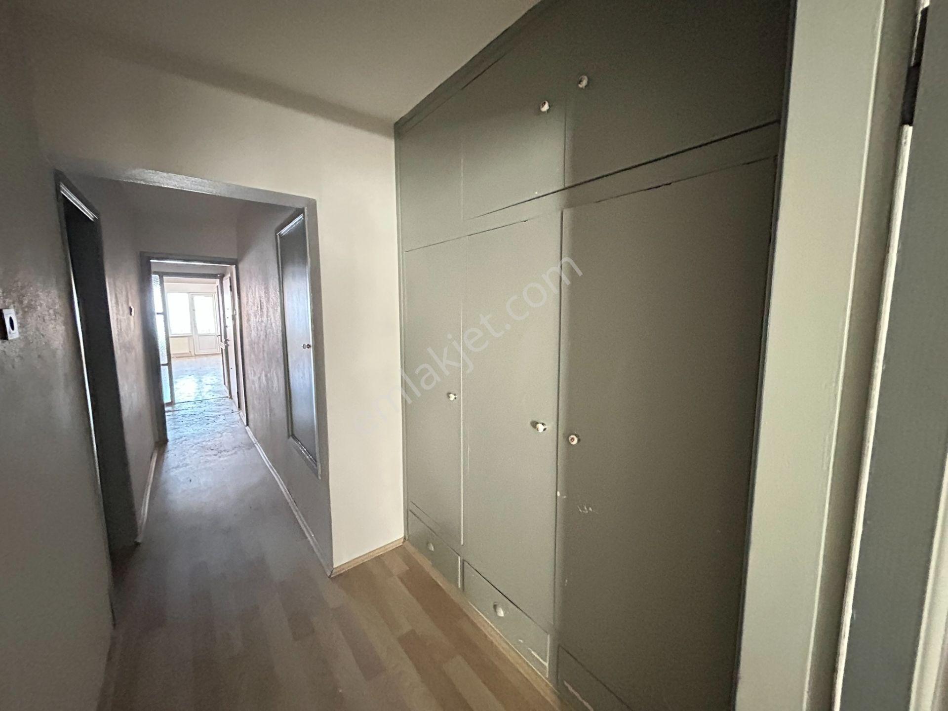 Bandırma Hacıyusufta Ara Kat Ön Cephe Balkonlu Kiralık 2+1 Daire - Görsel 23