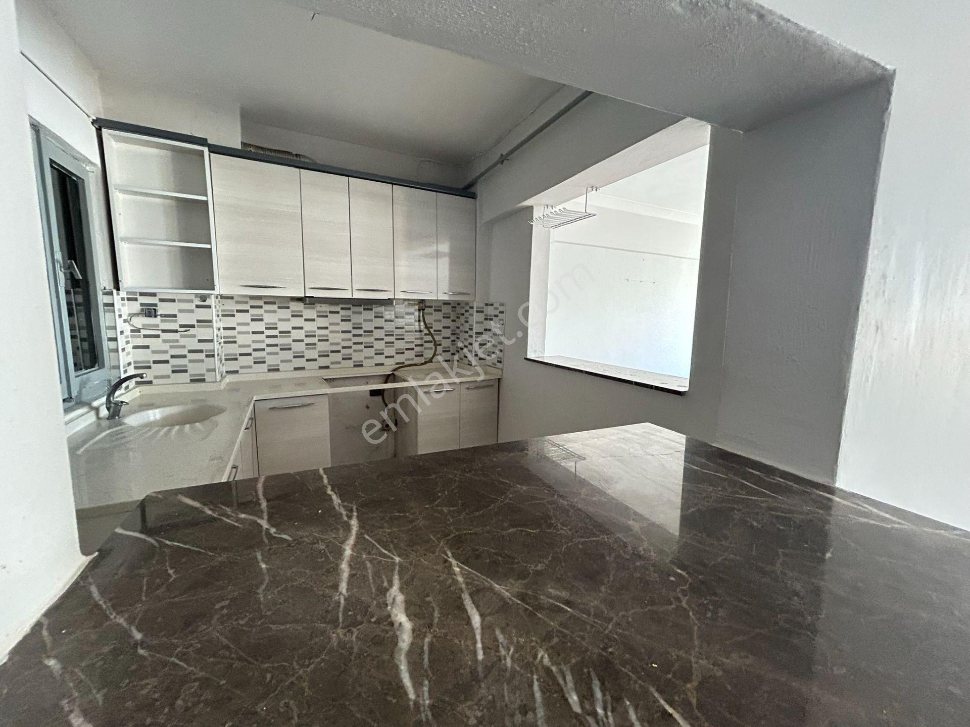 Bandırma Hacıyusufta Ara Kat Ön Cephe Balkonlu Kiralık 2+1 Daire - Görsel 13