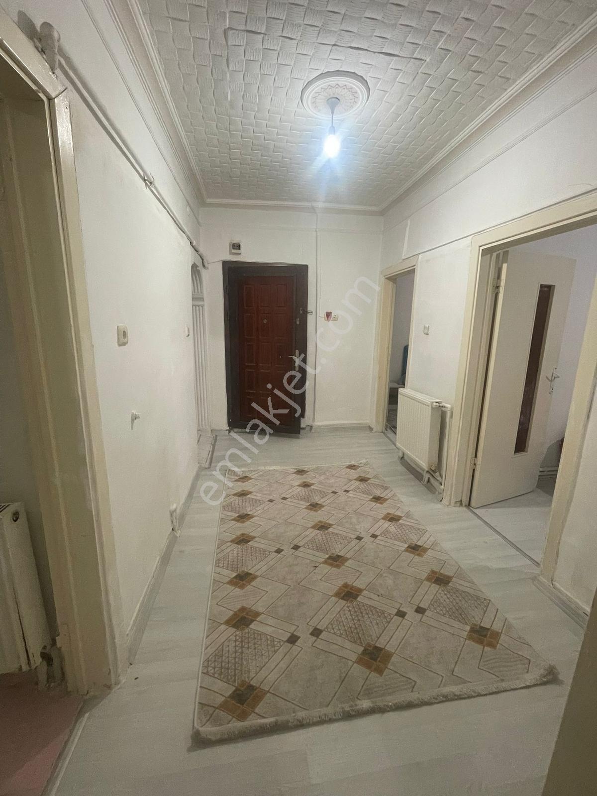 Arslan Emlak'tan Eşyalı 2+1 Metroya Yakın Yapılı Kiralık Daire - Görsel 9