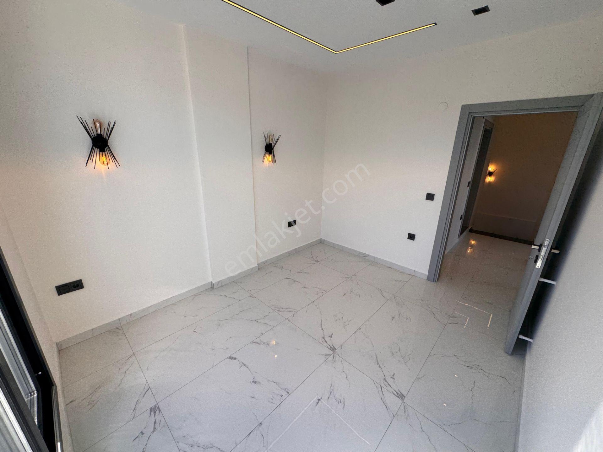 Didim Efeler'de Havuzlu Otoparklı Satılık Ciddi Pazarlık Lüks Villa - Görsel 4