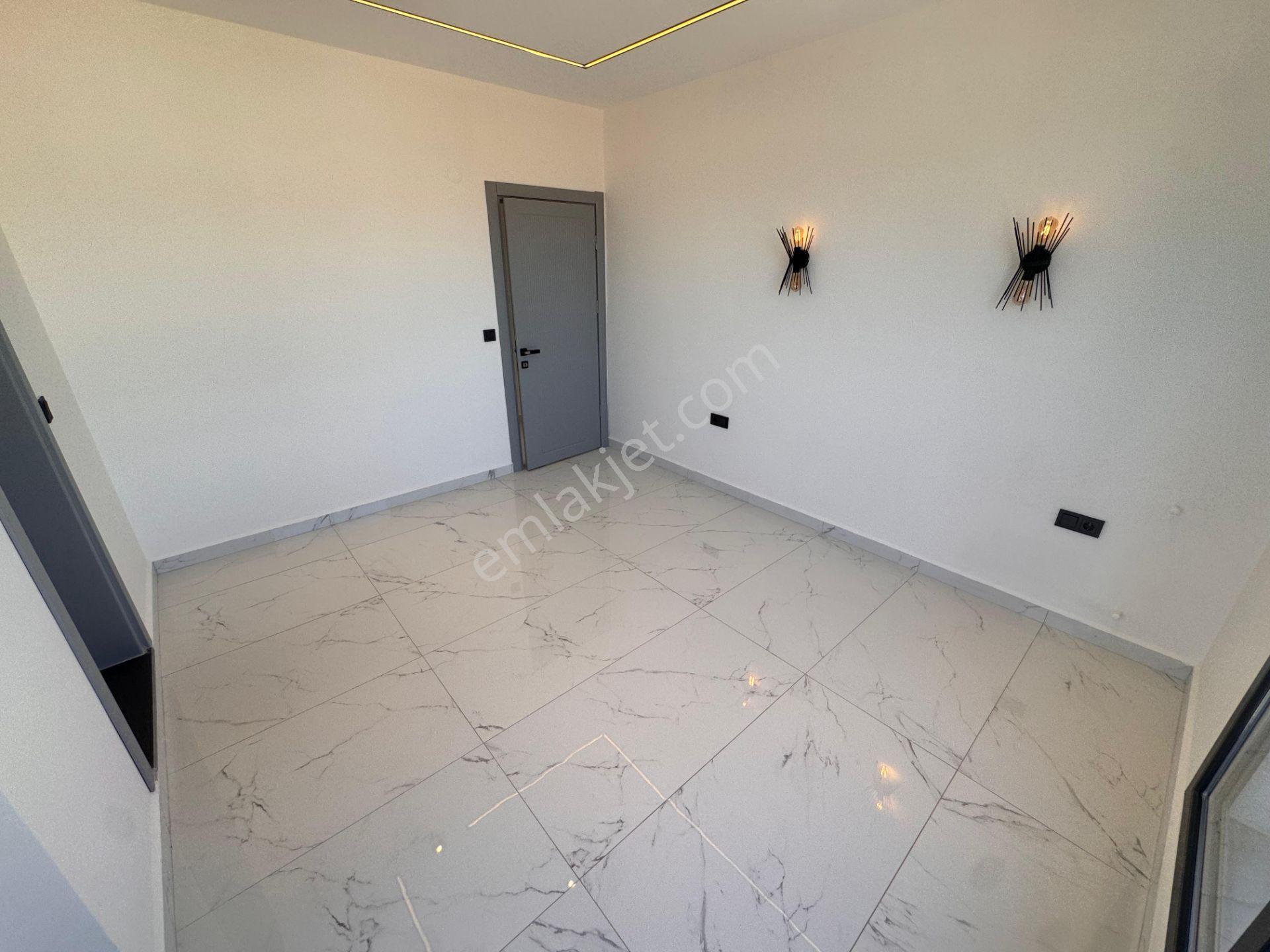 Didim Efeler'de Havuzlu Otoparklı Satılık Ciddi Pazarlık Lüks Villa - Görsel 8