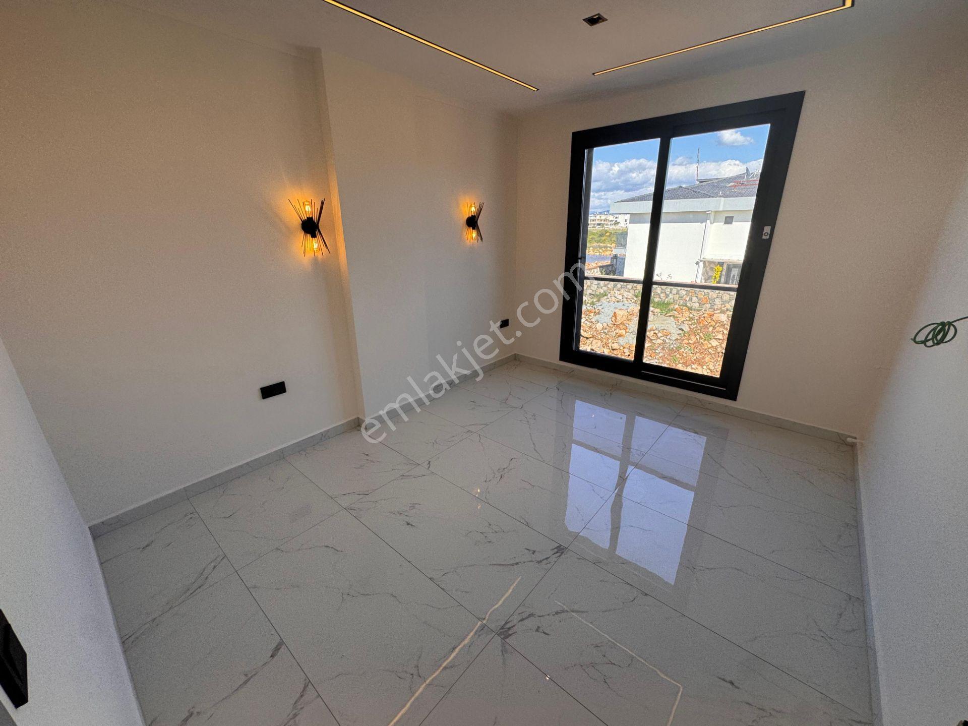 Didim Efeler'de Havuzlu Otoparklı Satılık Ciddi Pazarlık Lüks Villa - Görsel 11