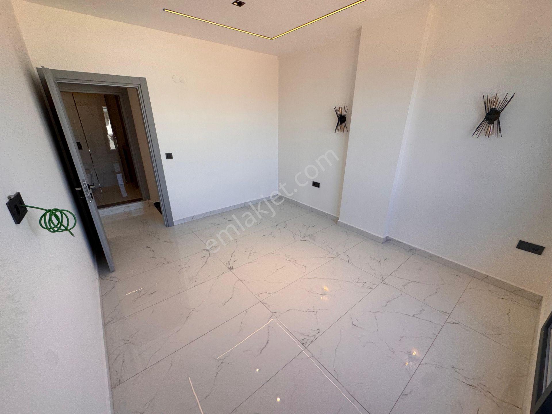 Didim Efeler'de Havuzlu Otoparklı Satılık Ciddi Pazarlık Lüks Villa - Görsel 10