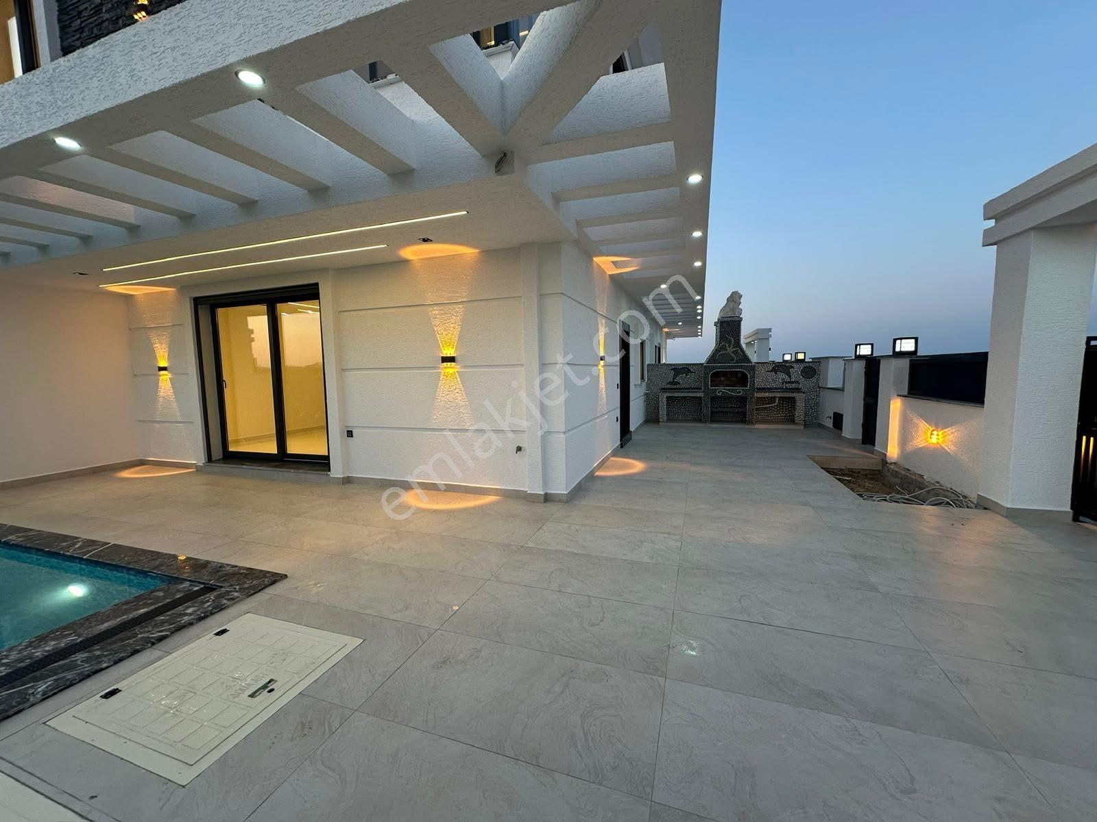 Didim Efeler'de Havuzlu Otoparklı Bölgenin En Güzel Villası Satışta - Görsel 8