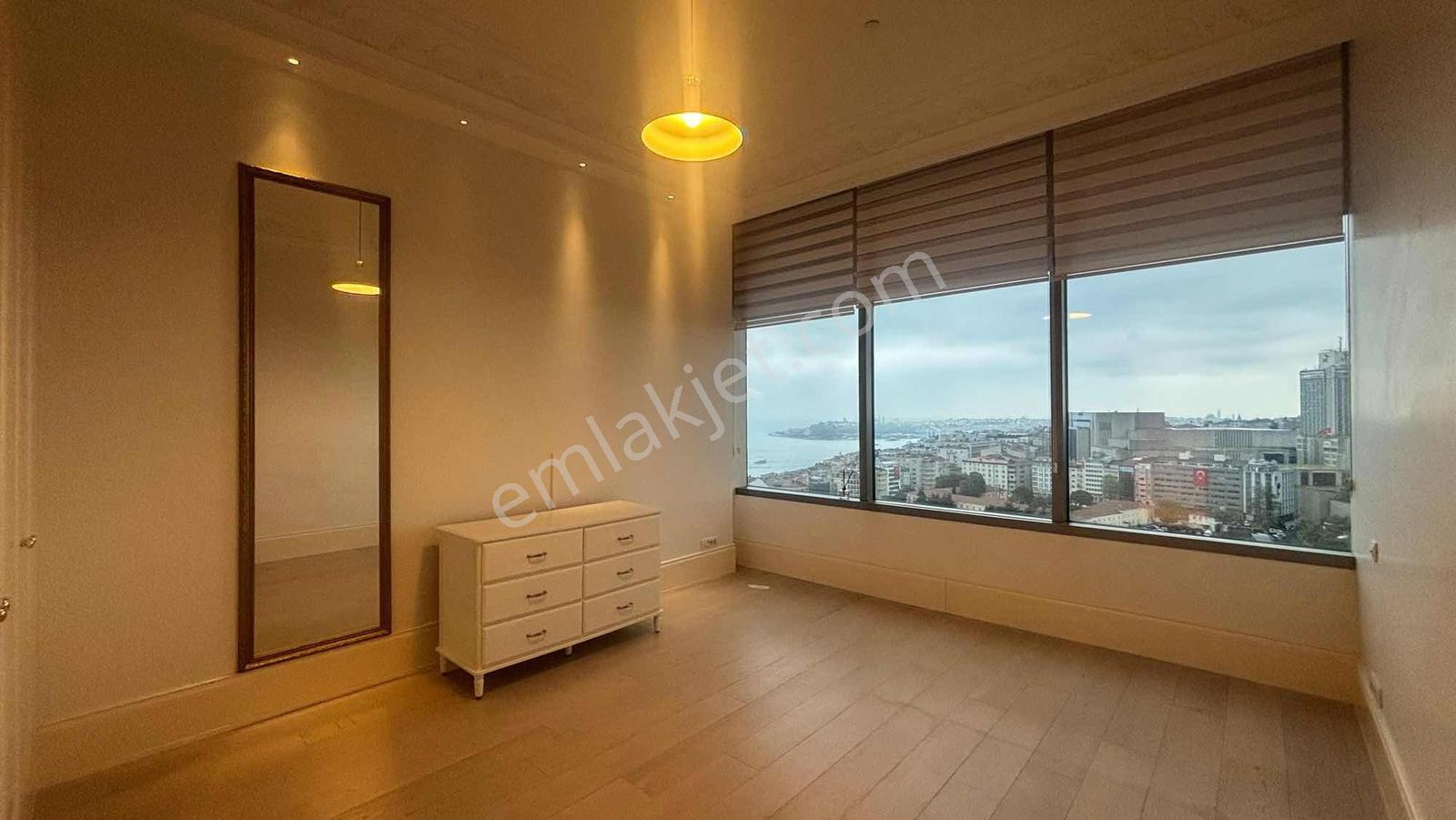 Süzer Plaza | The Ritz Carlton 4.40m Tavan 1+1 Boğaz Cephe