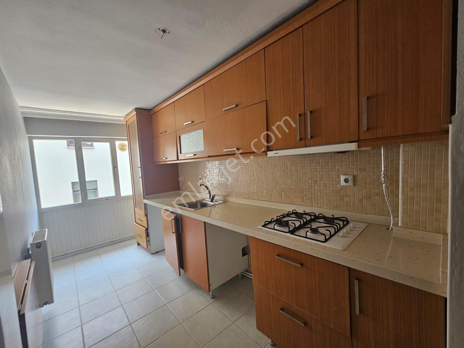 Reyhan Mah.çarşı Merkezinde Geniş 3+1 Kiralık Daire - Görsel 13