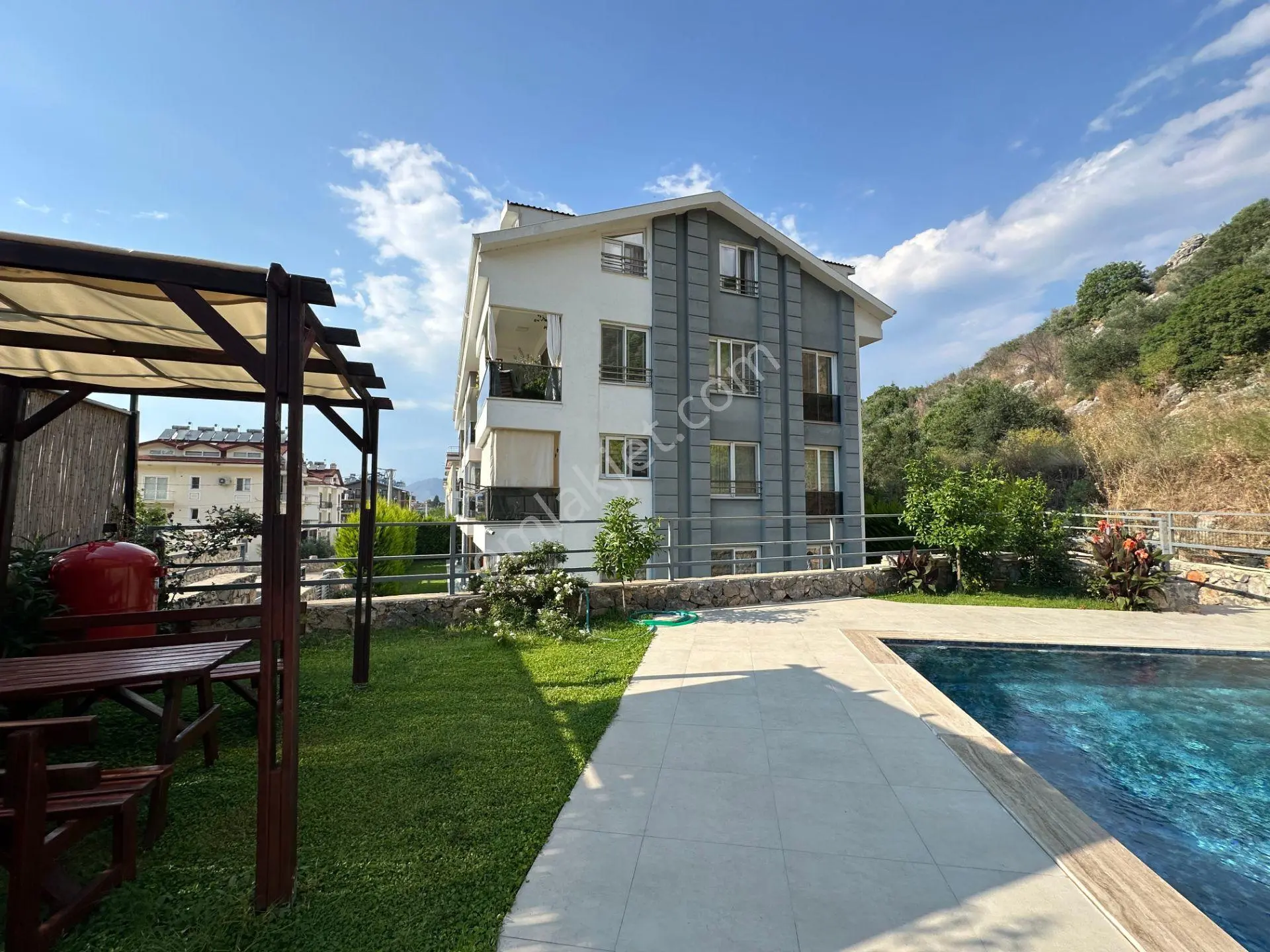 Goldhouse Dan Satılık Havuzlu Site İçinde 3+1 Bahçe Katı Daire