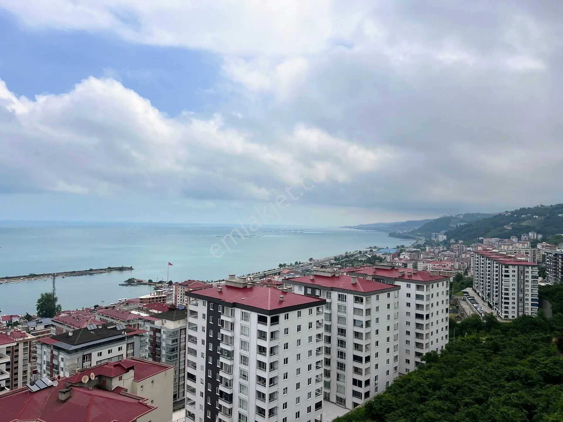 Trabzon Yomra Sancak'ta Deniz Manzaralı, 190 M² 4+1 Satılık Lüks Site Dairesi