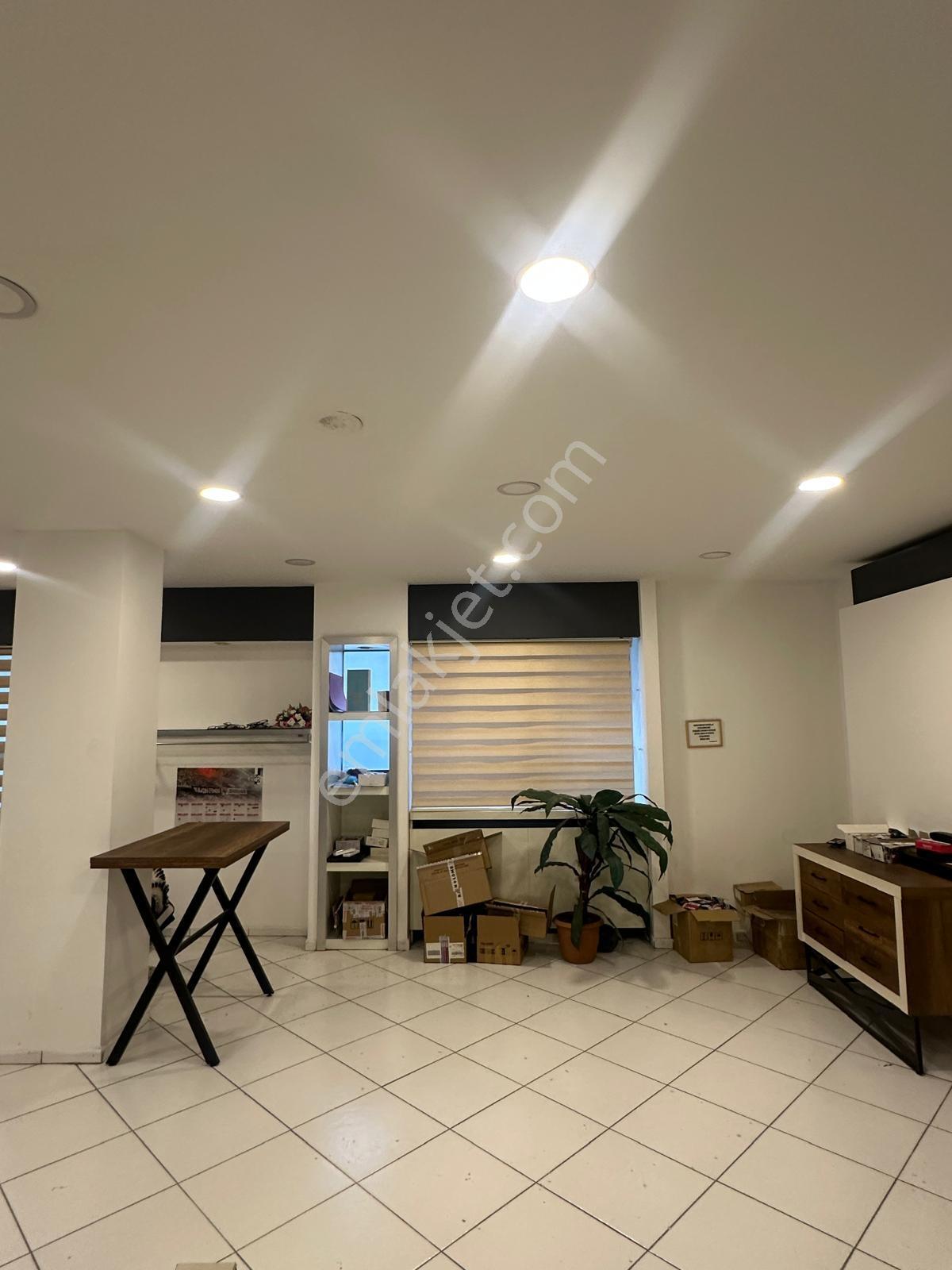 Küçükesat Cadde Üzerinde Devren Kiralık Prestijli Optik Mağazası - Görsel 5