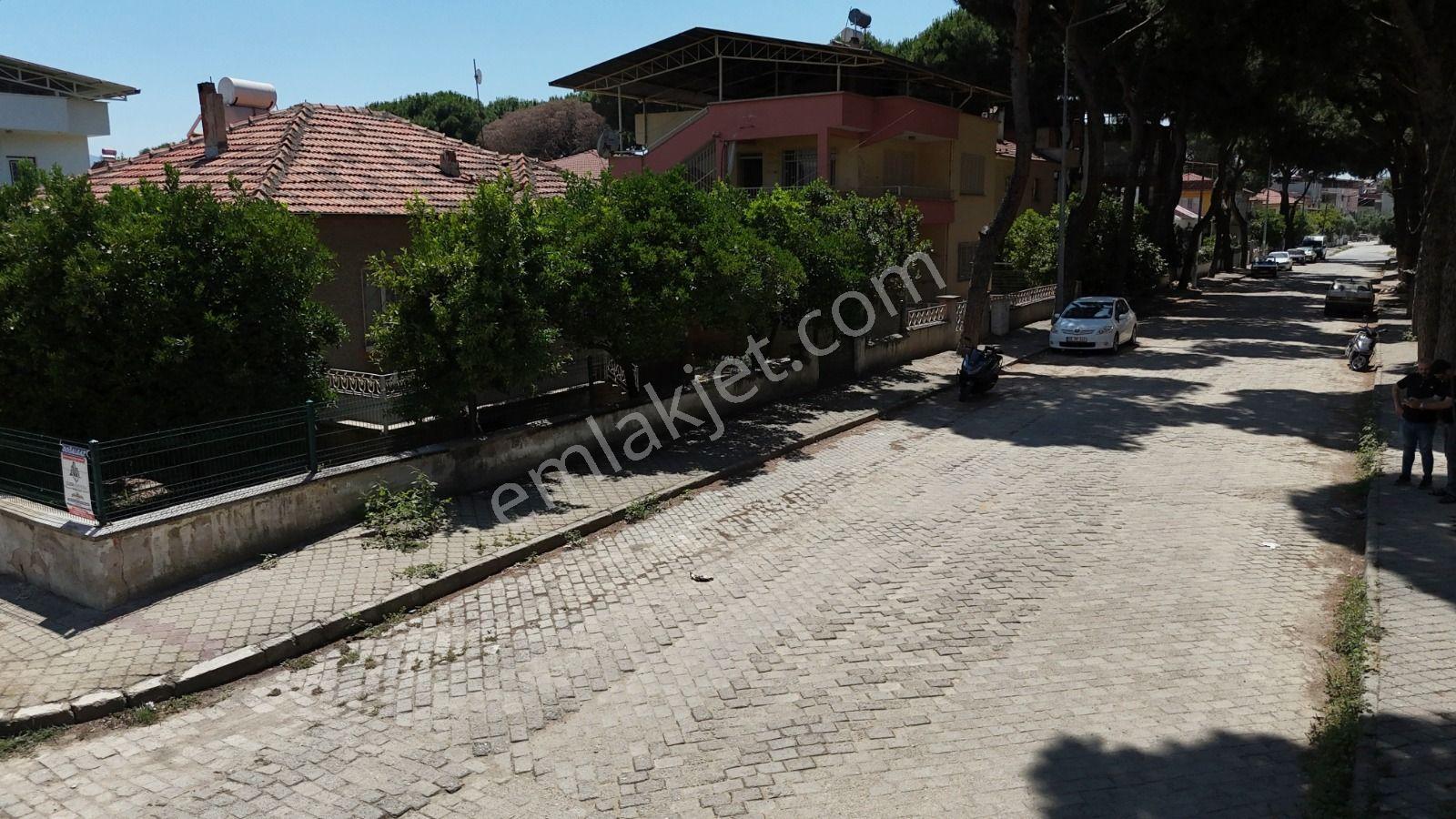 Şirinevler'de Müstakil Ev & 3 Kat İmarlı Köşe Parsel Arsası - Görsel 3