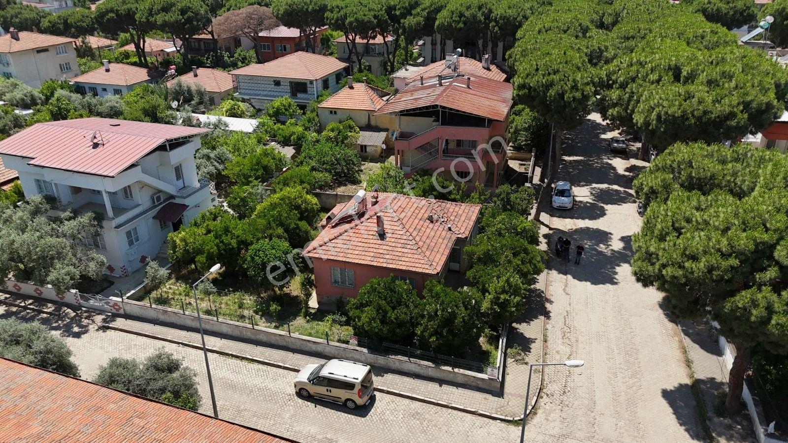 Şirinevler'de Müstakil Ev & 3 Kat İmarlı Köşe Parsel Arsası - Görsel 4