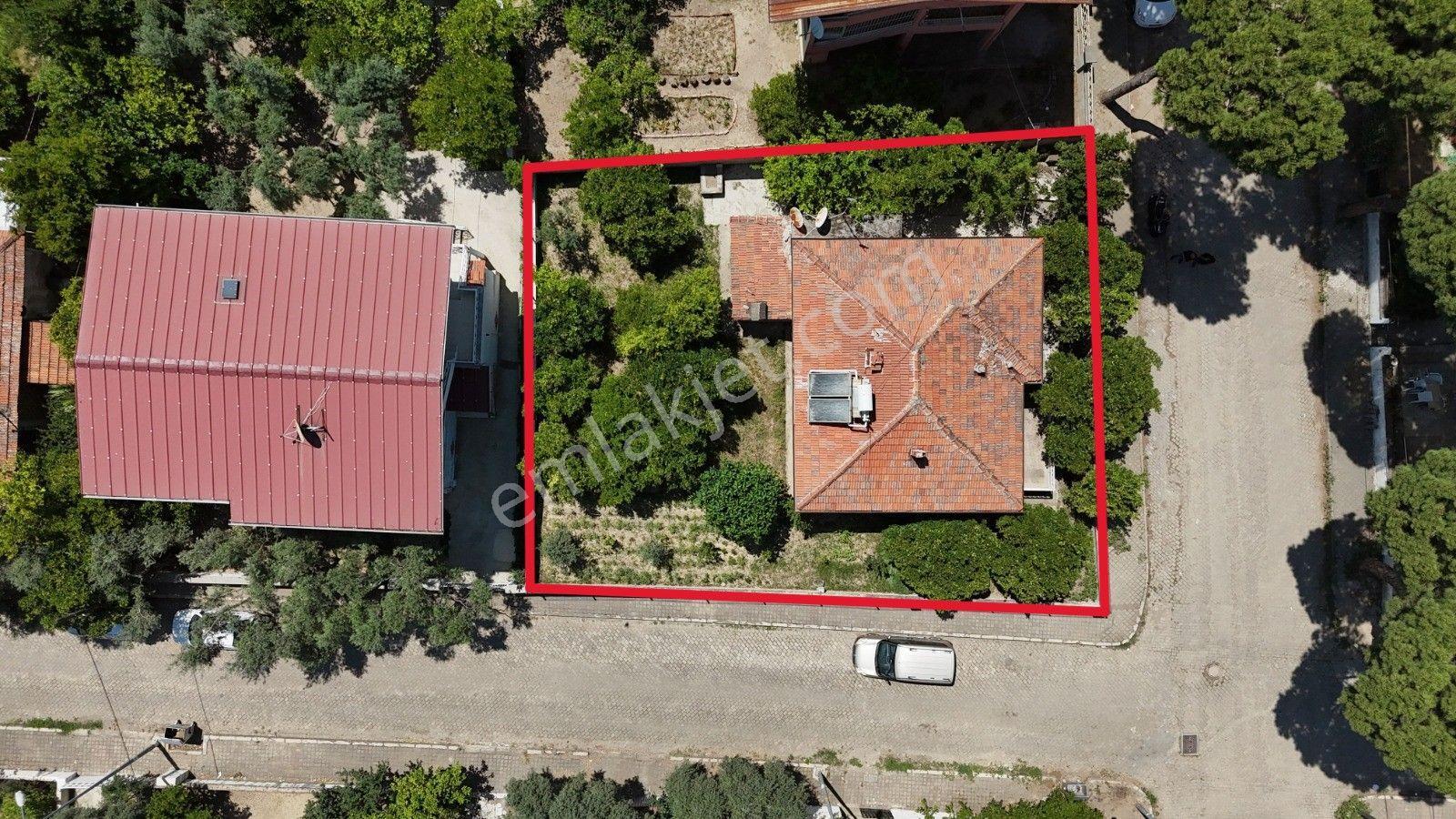 Şirinevler'de Müstakil Ev & 3 Kat İmarlı Köşe Parsel Arsası - Görsel 5