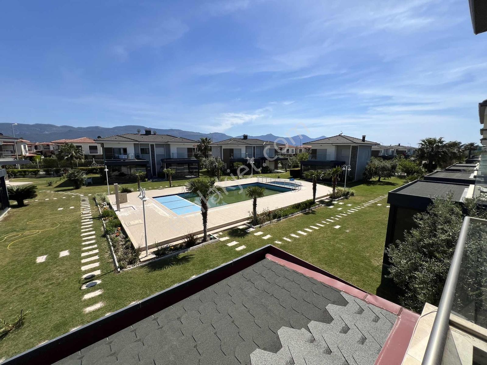 Kuşadası Sahil Sitelerinde Kiralık Villa - Görsel 17