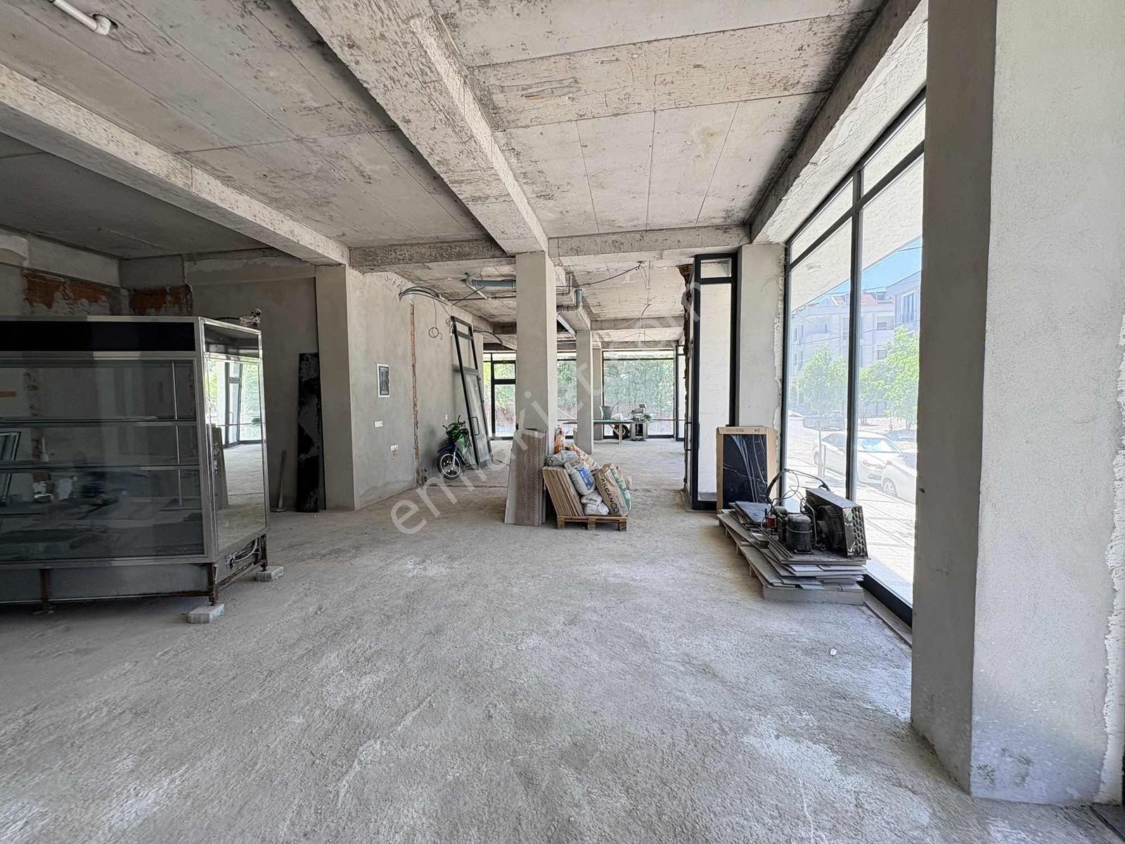 Karlıbayırda Gözde Konumda Kiralık İş Yeri - Görsel 3