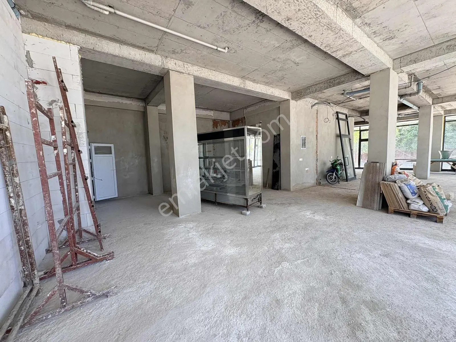 Karlıbayırda Gözde Konumda Kiralık İş Yeri - Görsel 5