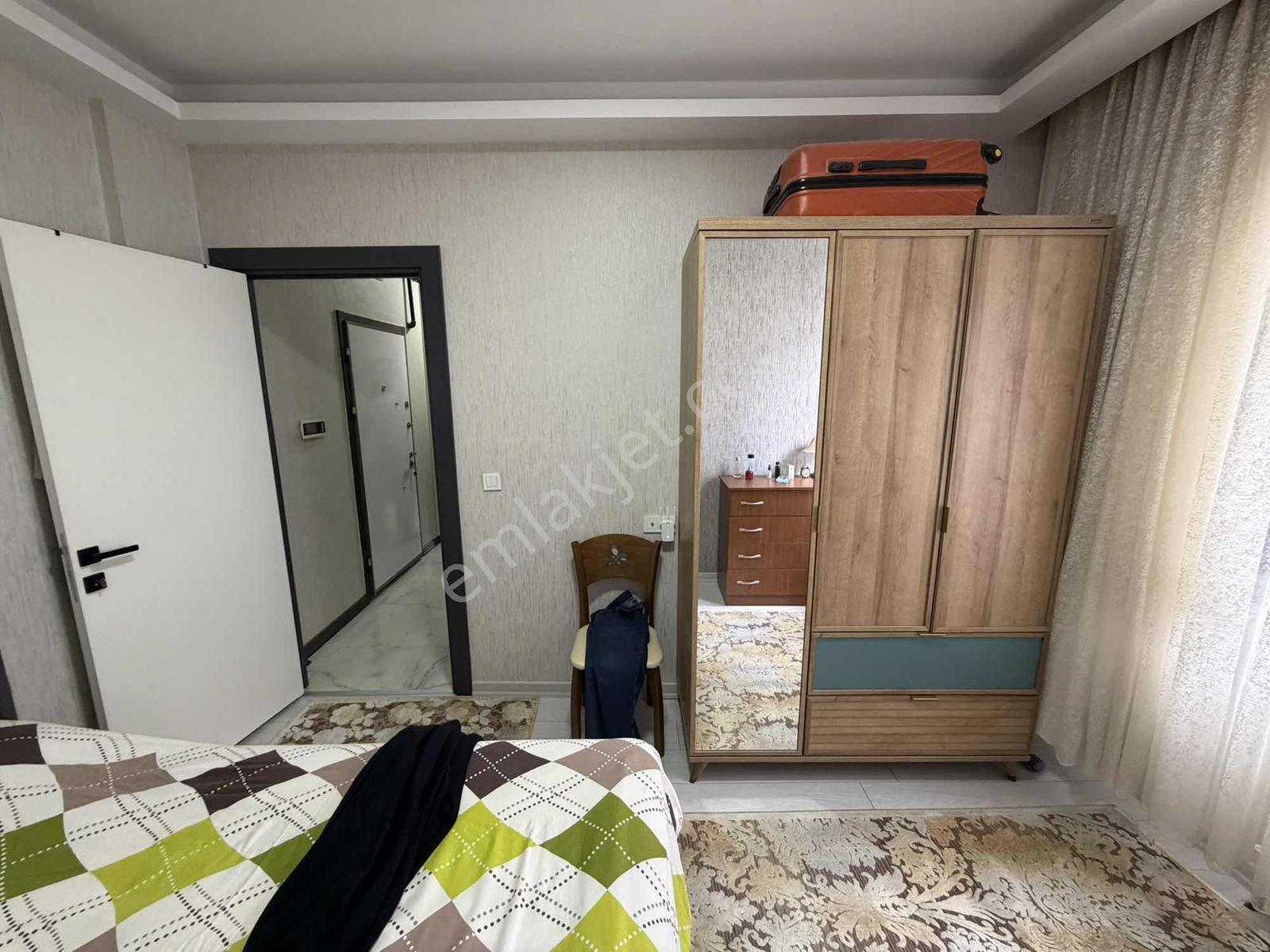 Alaçatı'dan/iskanlı/teraslı/giyinme Odalı/incek Bulvar Dibi 3+1 - Görsel 31