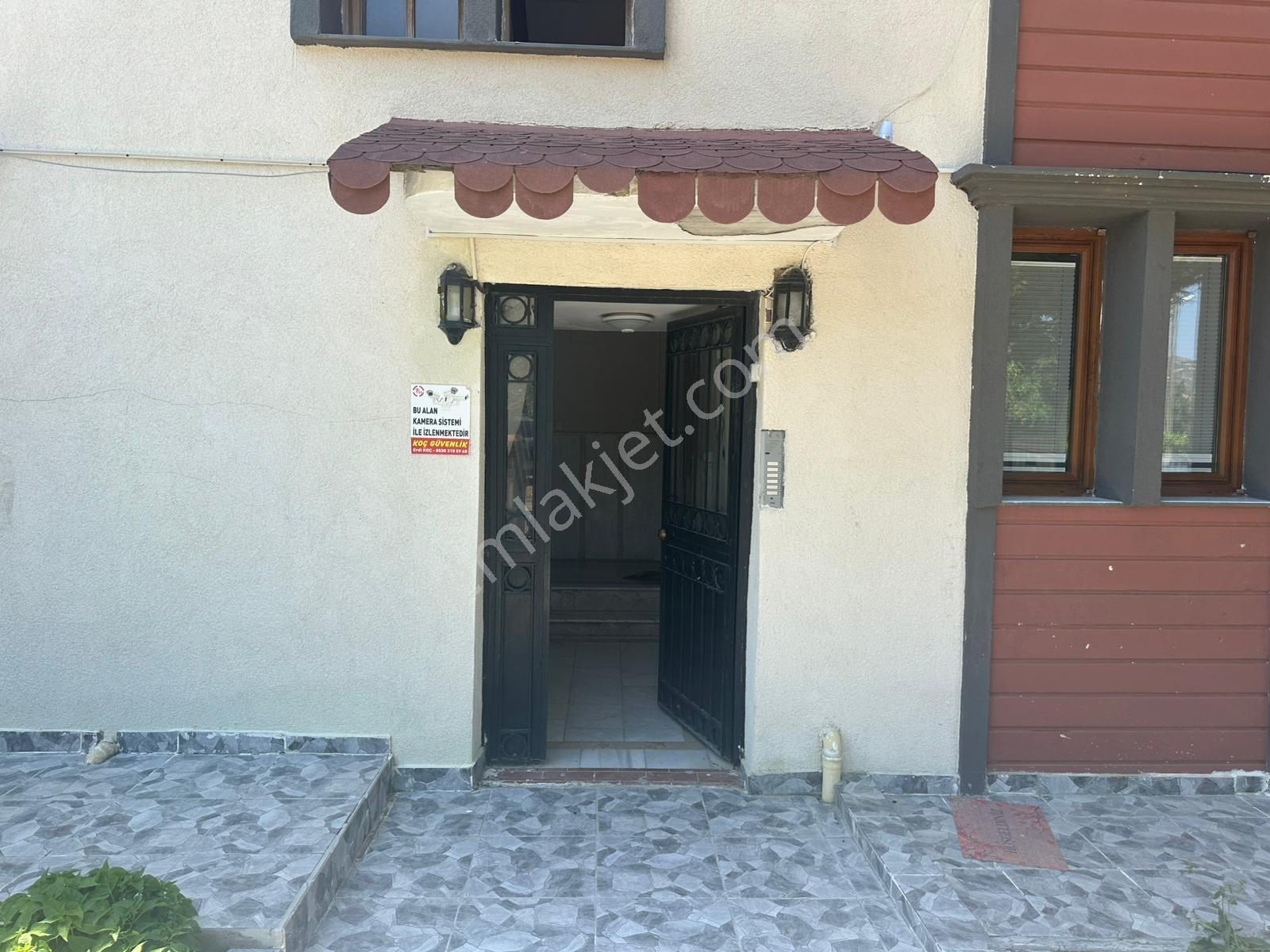 Eski Foça Atatürk Mahallesinde Kiralık 2+1 Daire - Görsel 2