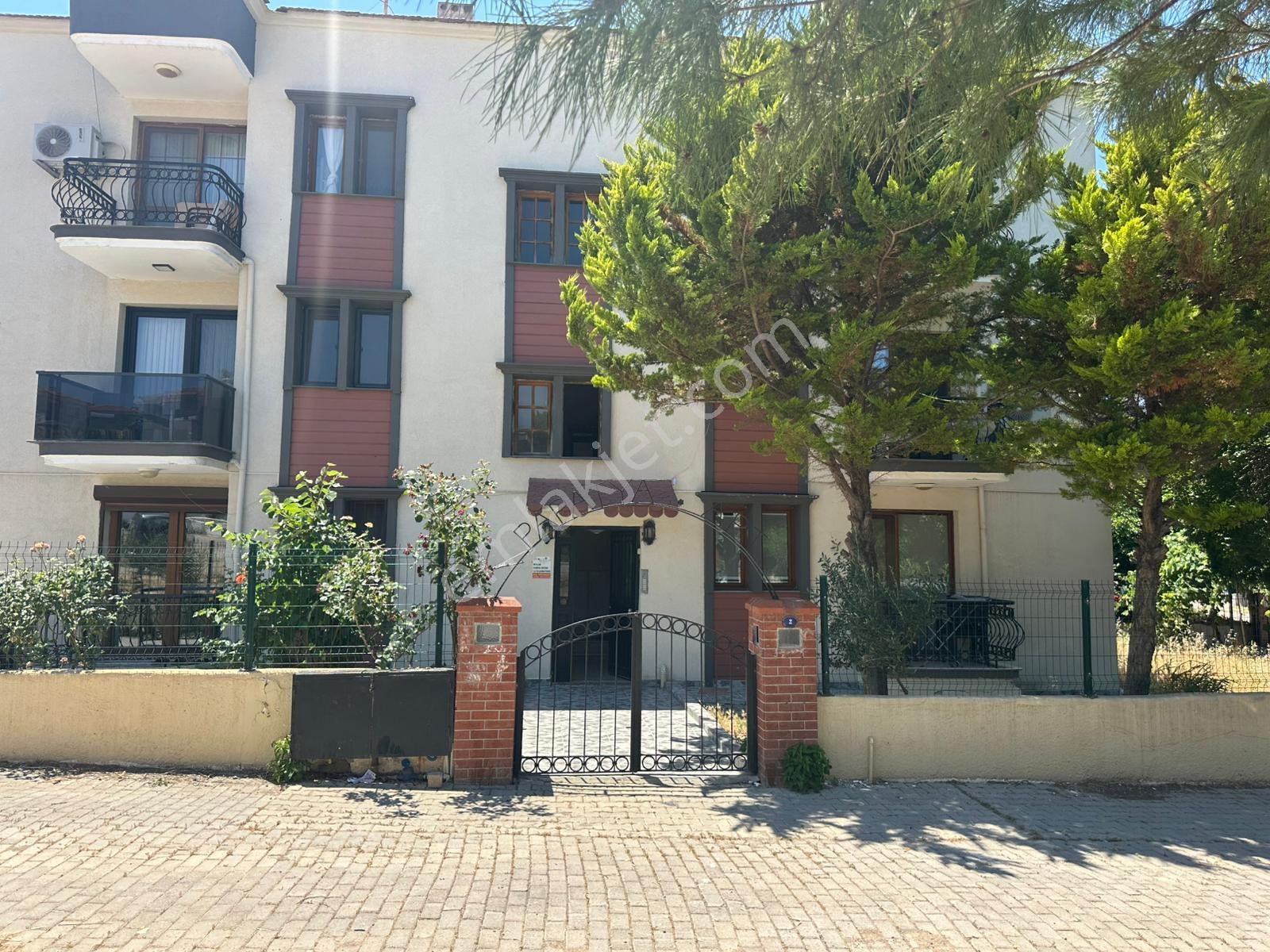 Eski Foça Atatürk Mahallesinde Kiralık 2+1 Daire - Görsel 25