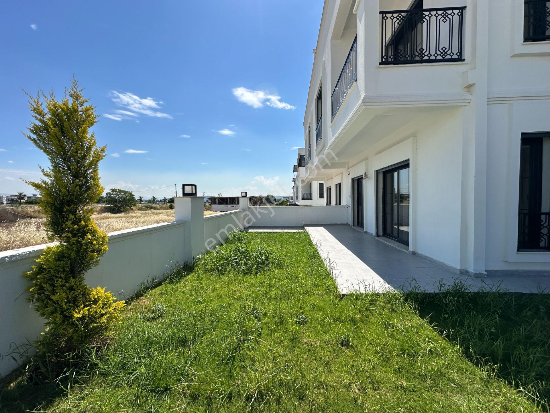 Menderes Barbaros Mahallesinde Satılık Müstakil Bahçeli Villa - Görsel 2