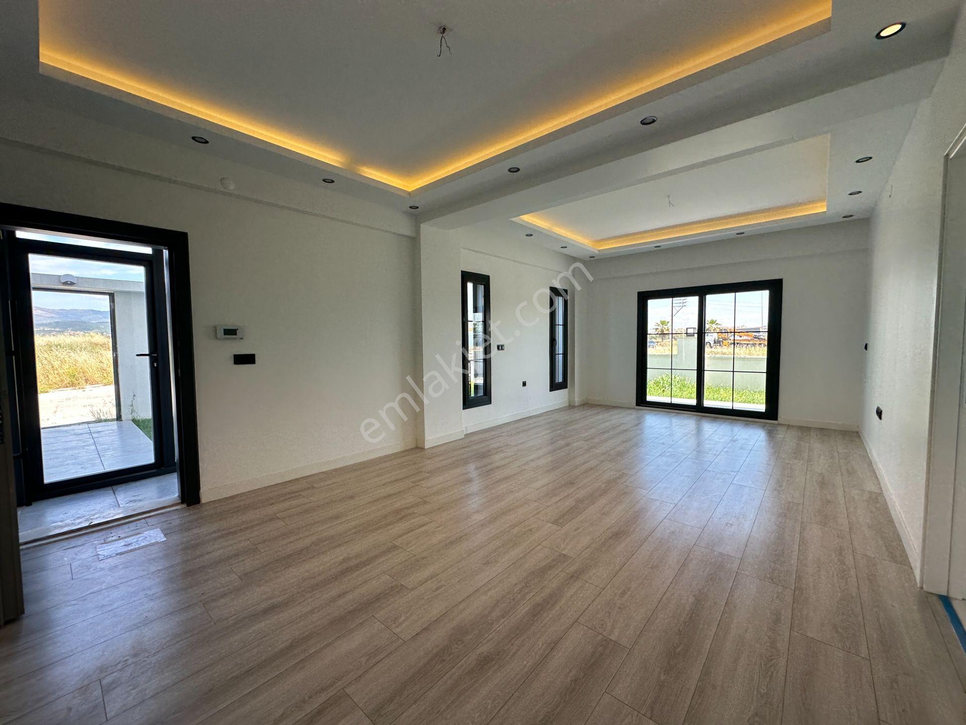 Menderes Barbaros Mahallesinde Satılık Müstakil Bahçeli Villa - Görsel 8