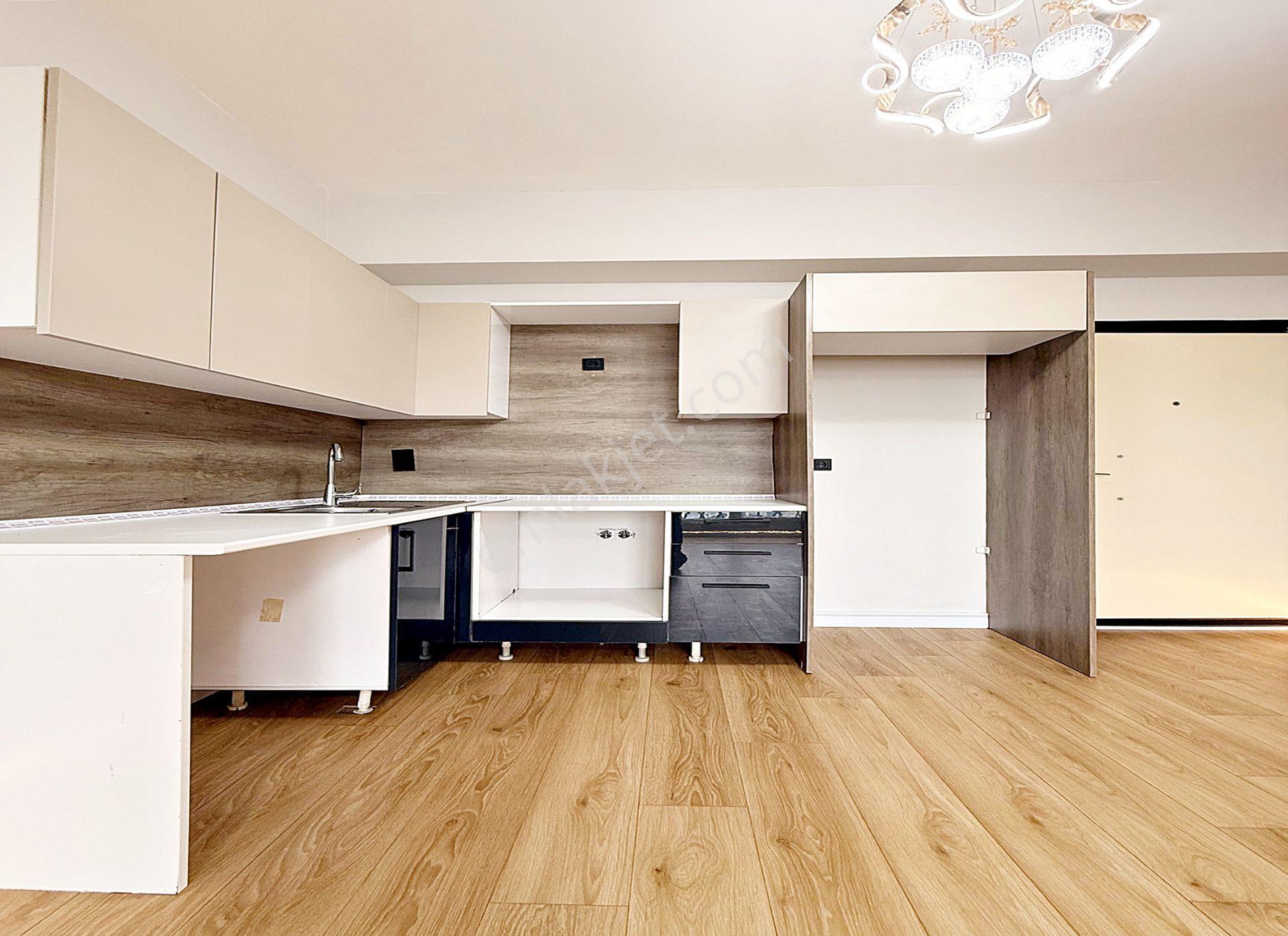 Cadde Üzeri Havuzlu - 7/24 Güvenlikli Site İçi Satılık Daire! - Görsel 3