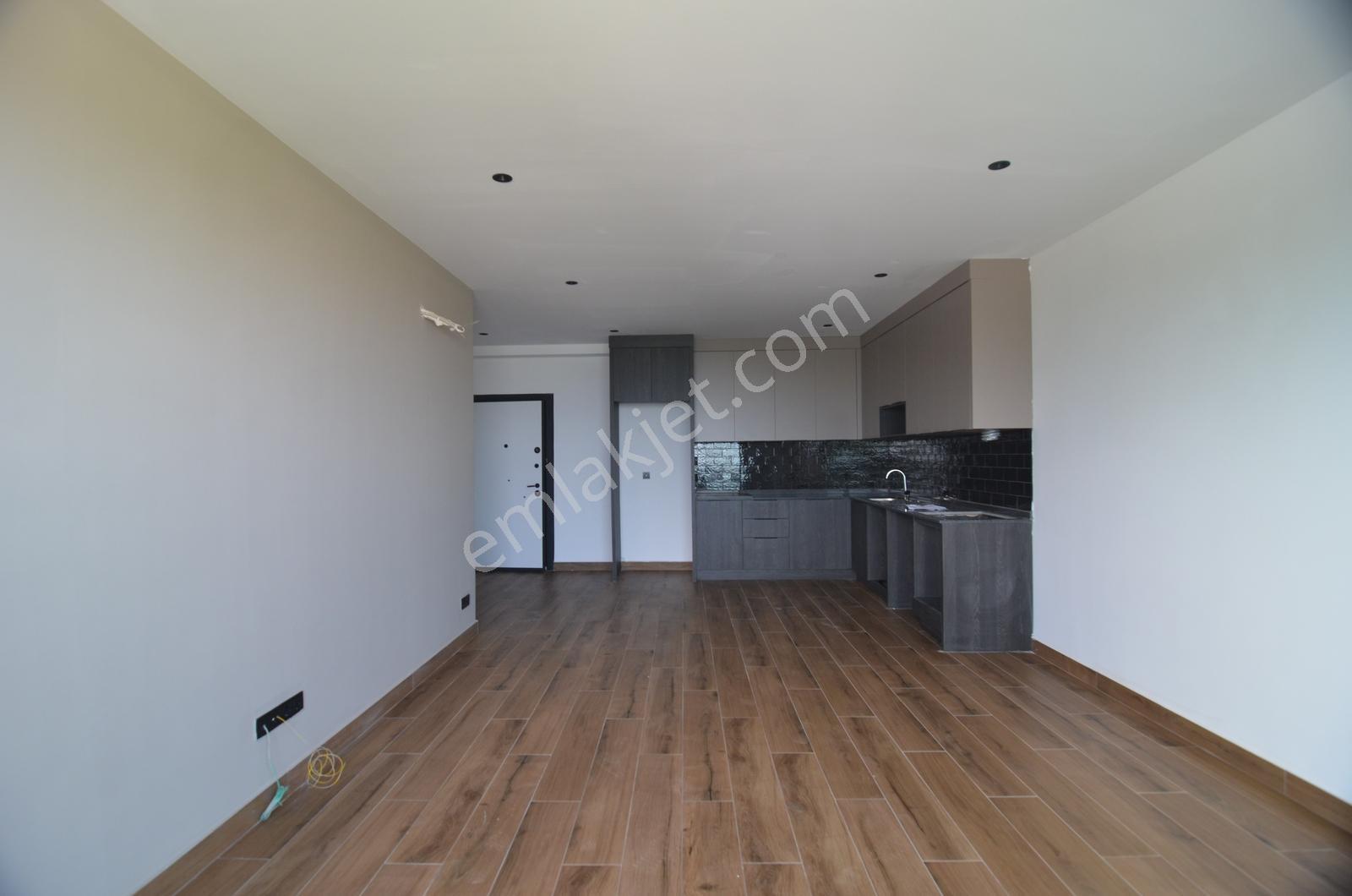 Küçüker Tower'da Havuzlu Site İçerisinde Kiralık 2+1 Daire - Görsel 15