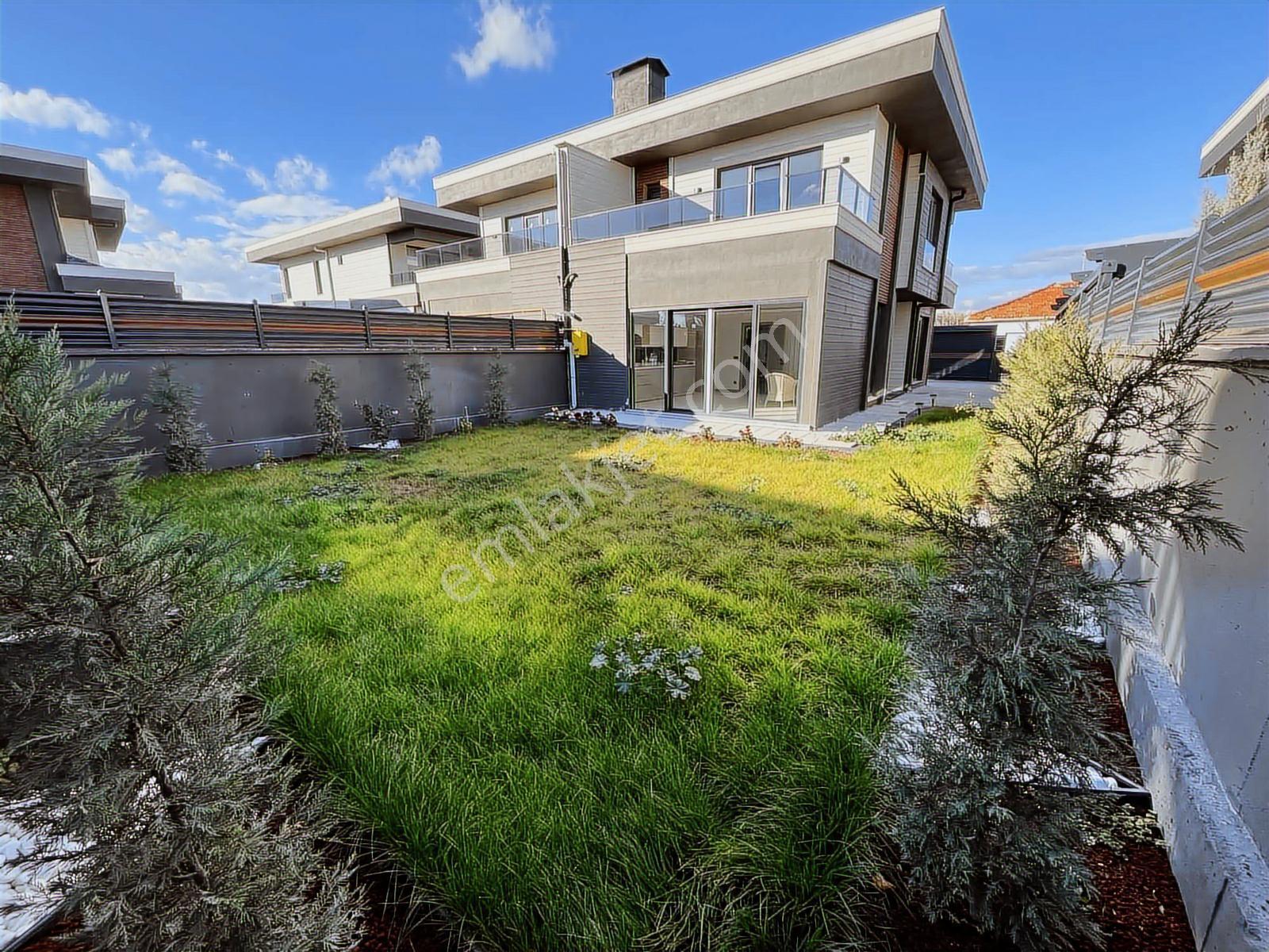Satılık 150 M2 3+1 Dubleks Villa Geniş Bahçe 197m2