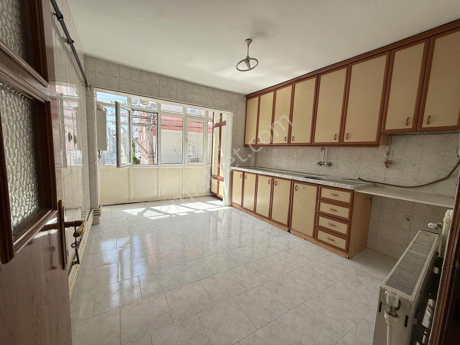Akram'dan Hamitler De Cadde Üzeri Kiralık Daire - Görsel 13