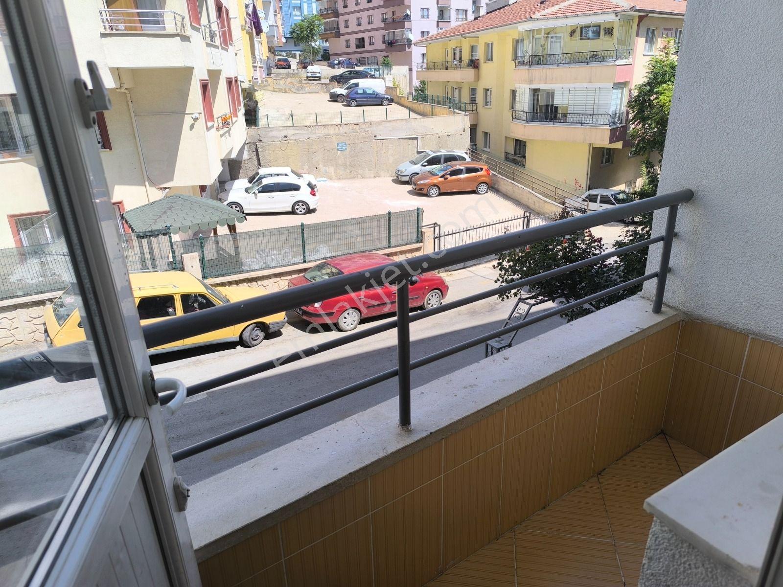 Alsancak Mahallesinde 3+1 Katta Kiralık Daire Ön Cephe Balkonlu - Görsel 10