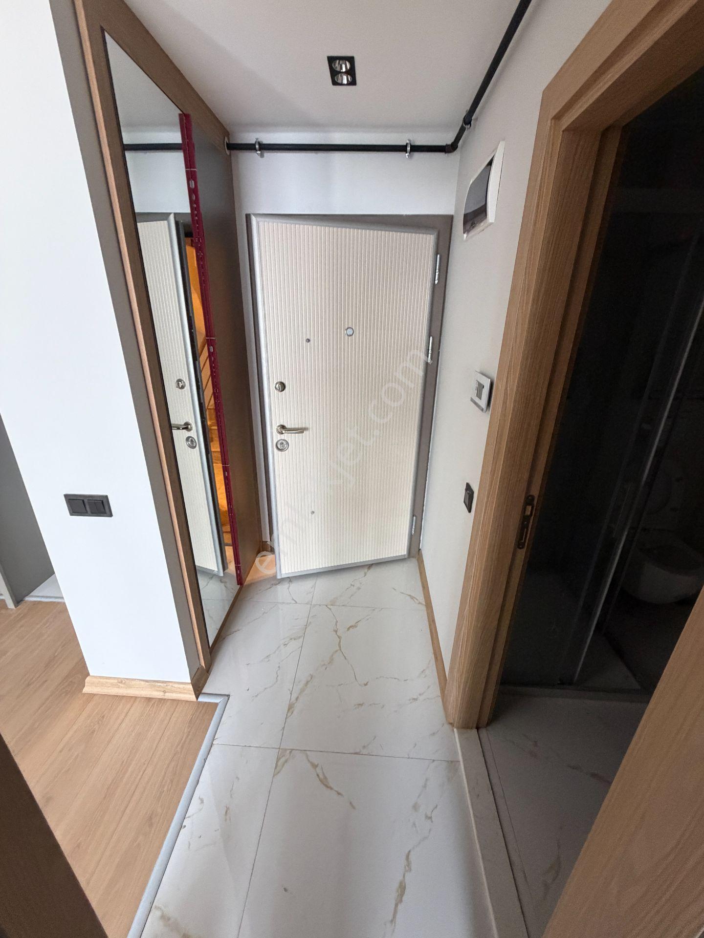 Burhanettin Onat Cad. Arkası Tramvay Yakını Arakat Lüks 1+1 - Görsel 18