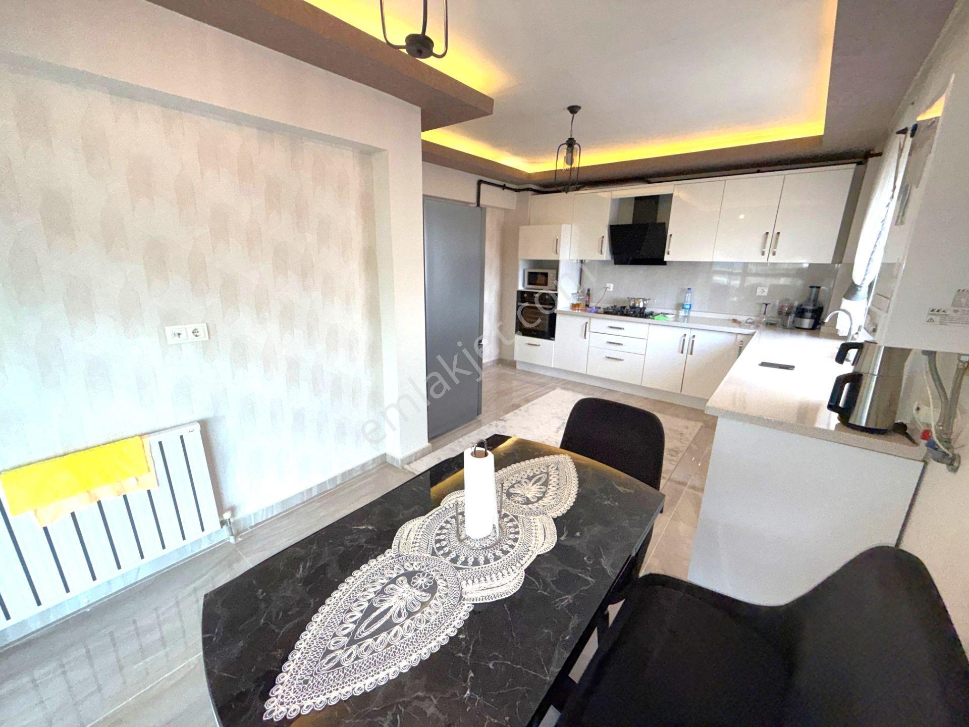 Nam-ak Emlak'tan Full Yapılı Şehir Manzaralı 4+1 Site Dairesi - Görsel 10