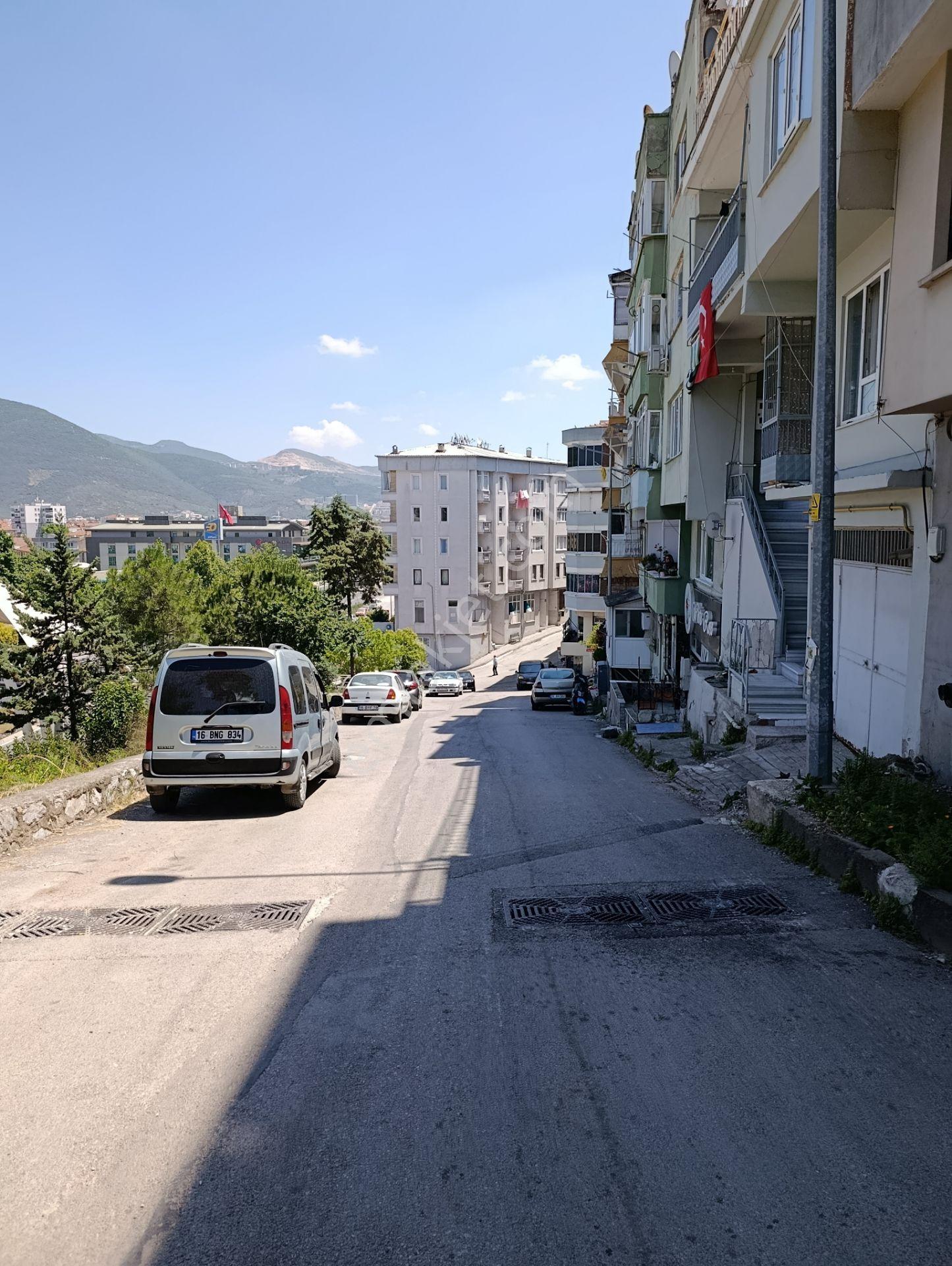 Gemlik Hisar Mah.de Kiralık Daire 2+1 Teraslı Deniz Şehir Manzaralı - Görsel 34